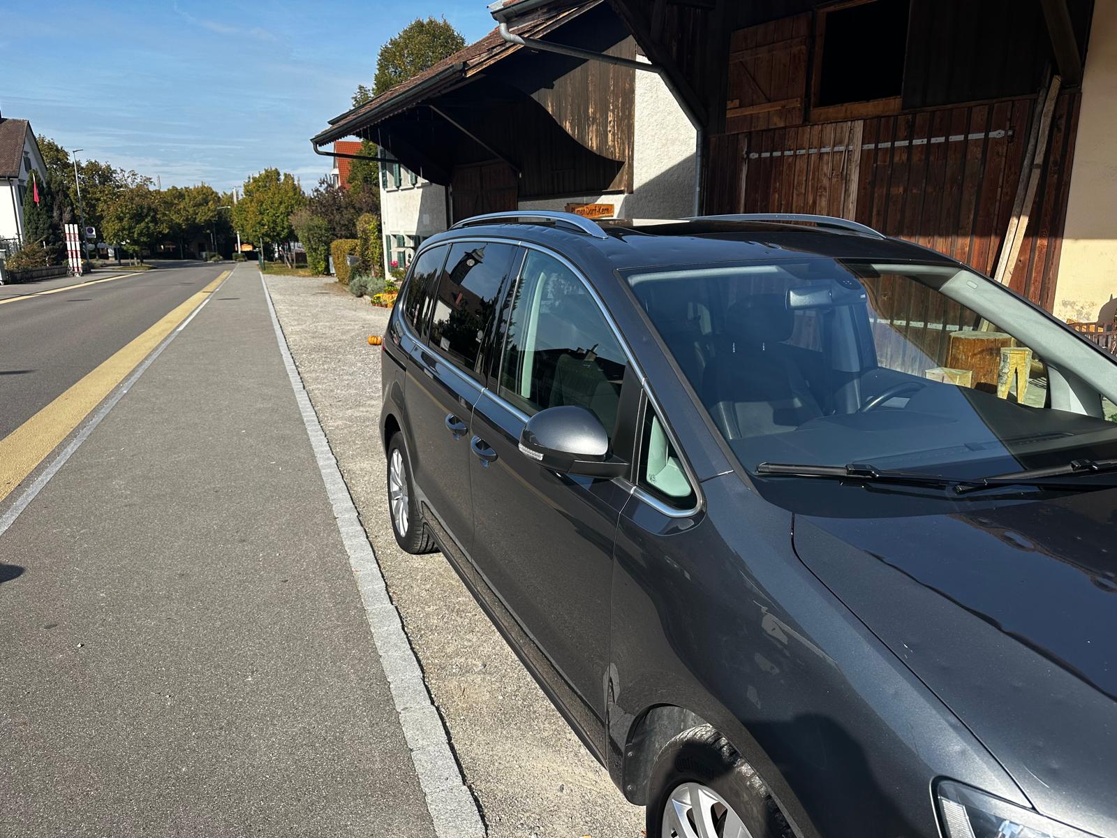 VW 2.0 TDI BlueMTA Highl. DSG - Hagelschaden. Front und Rückscheibe ersetzt. Frontleuchten müssen ersetzt werden. Inkl Winterräder-image-3