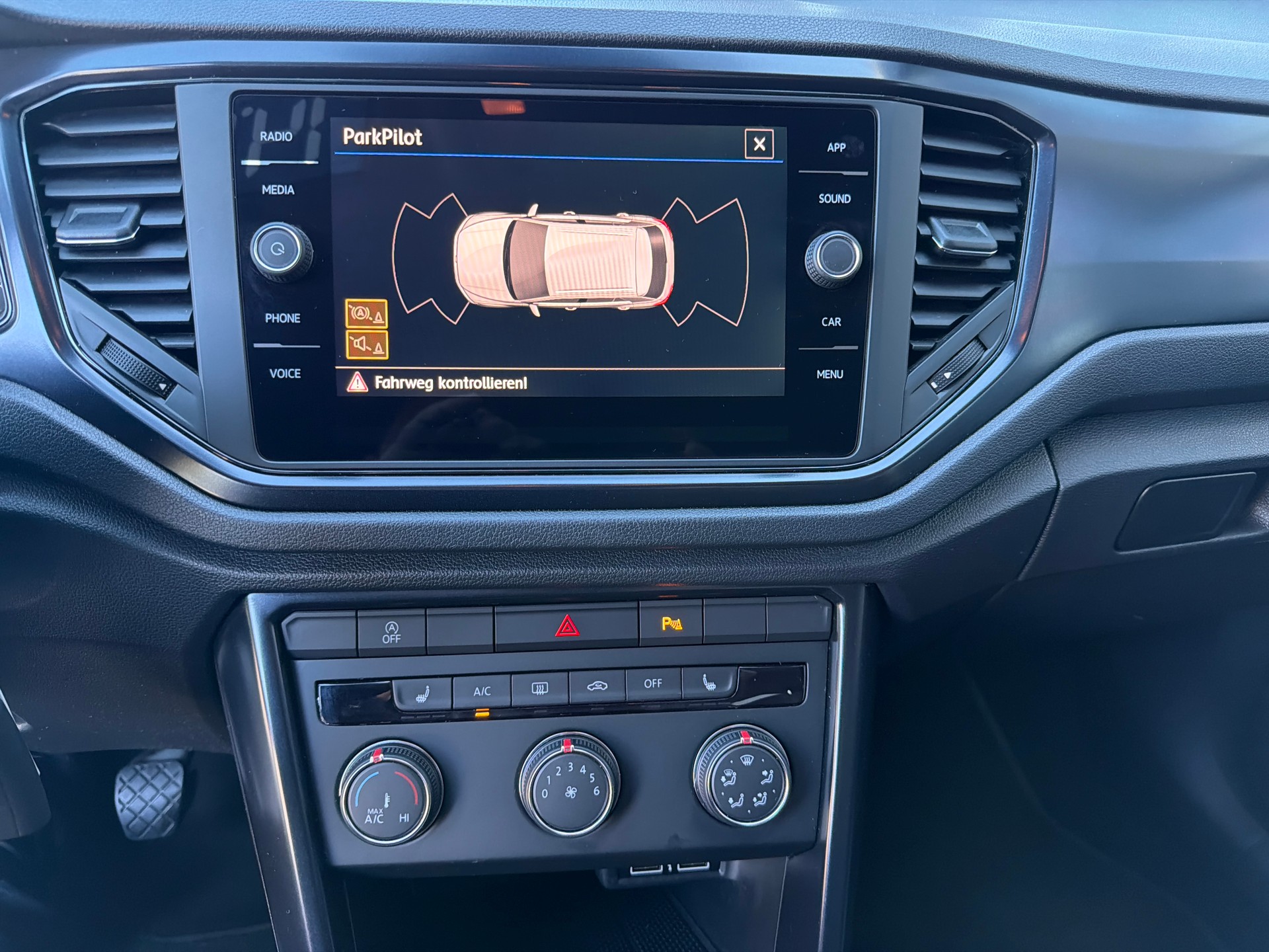 VW T-Roc 1.0 TSI-image-11