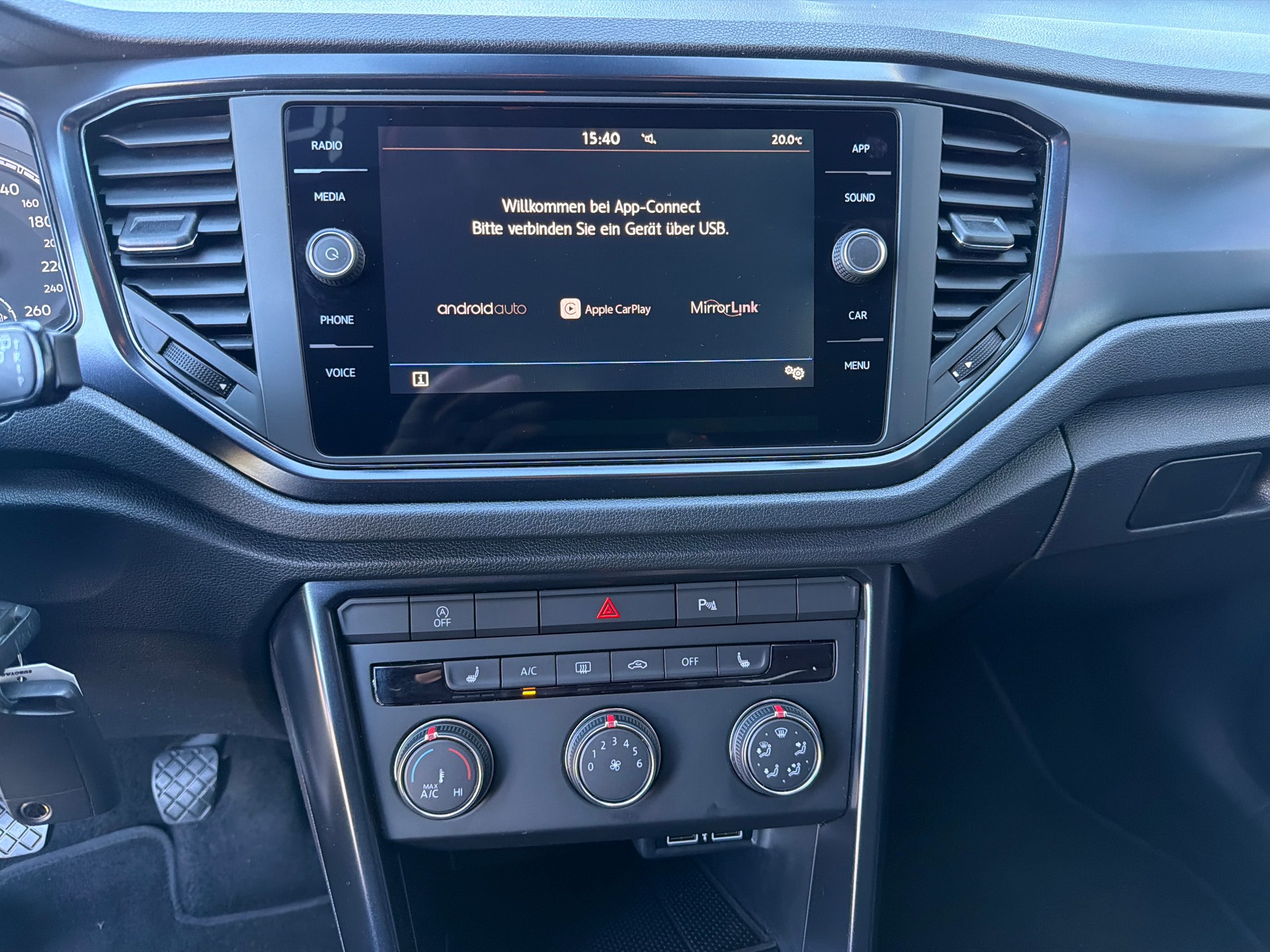 VW T-Roc 1.0 TSI-image-10