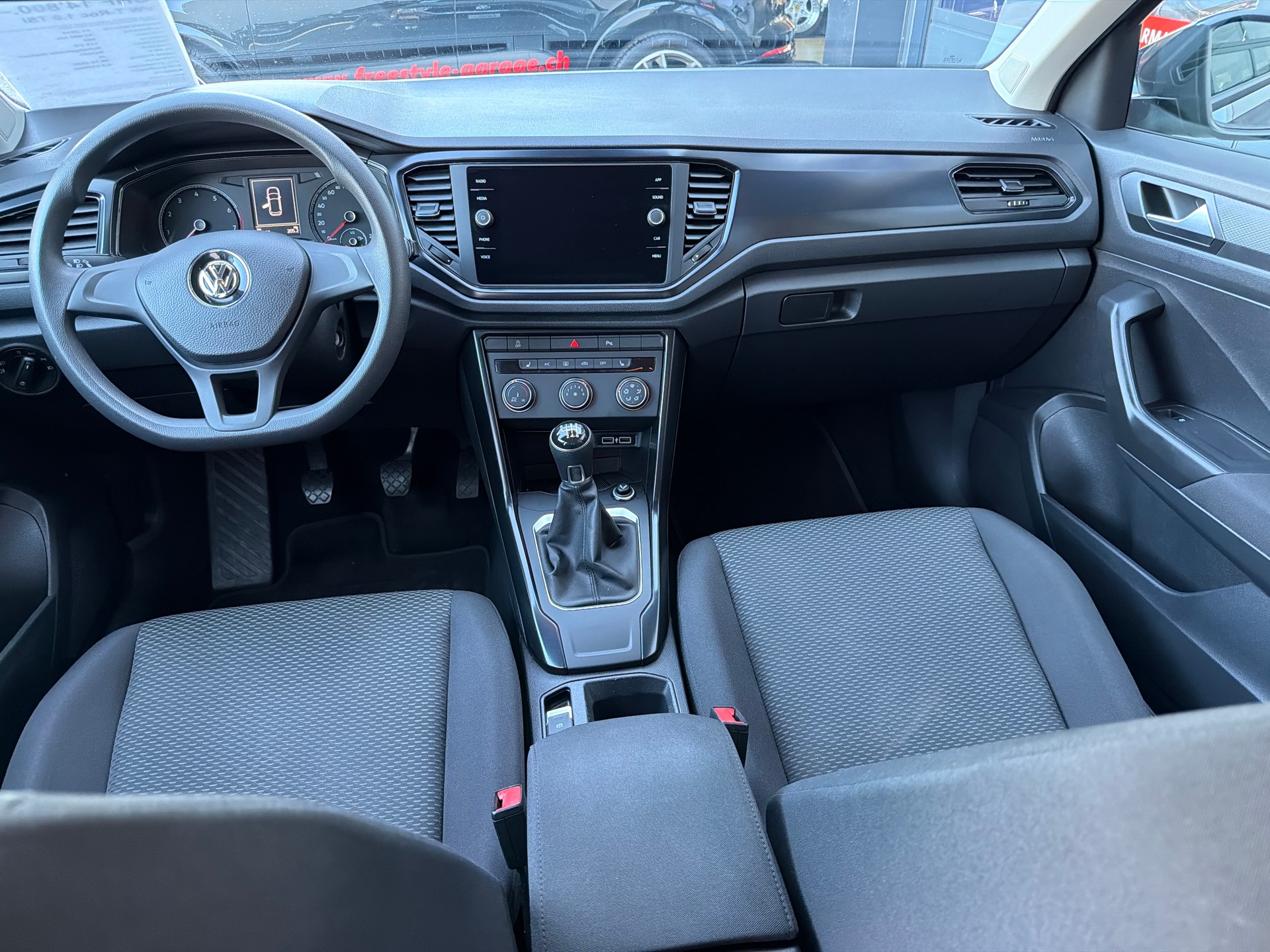 VW T-Roc 1.0 TSI-image-9