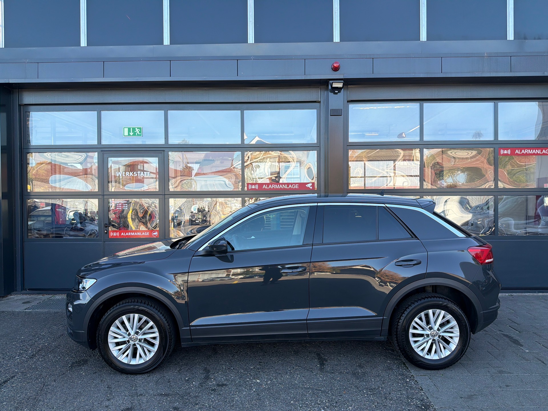 VW T-Roc 1.0 TSI-image-2
