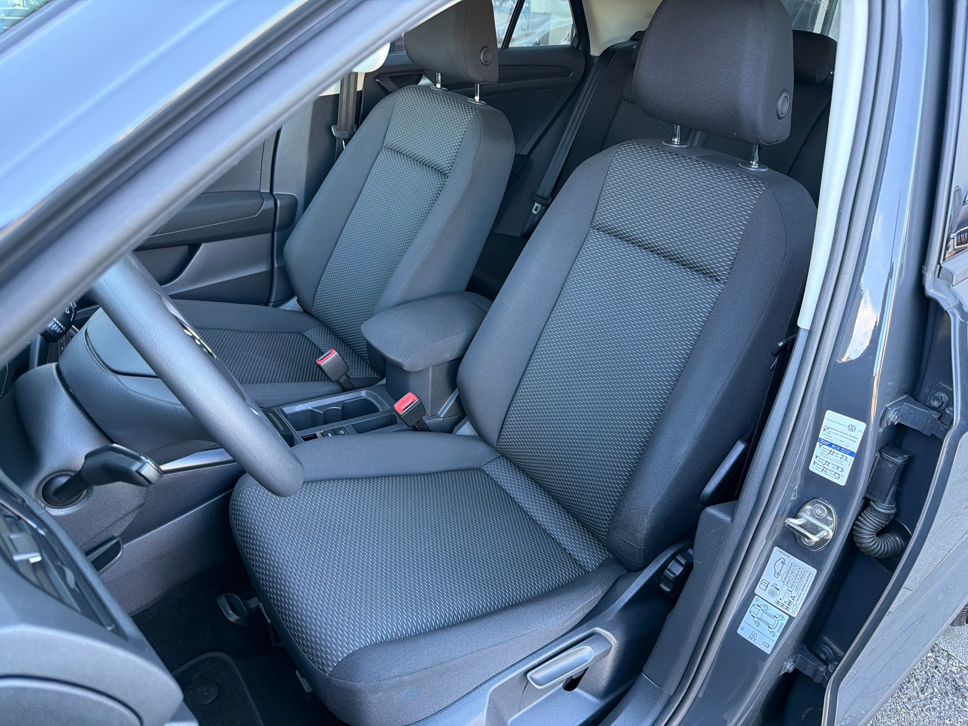 VW T-Roc 1.0 TSI-image-8