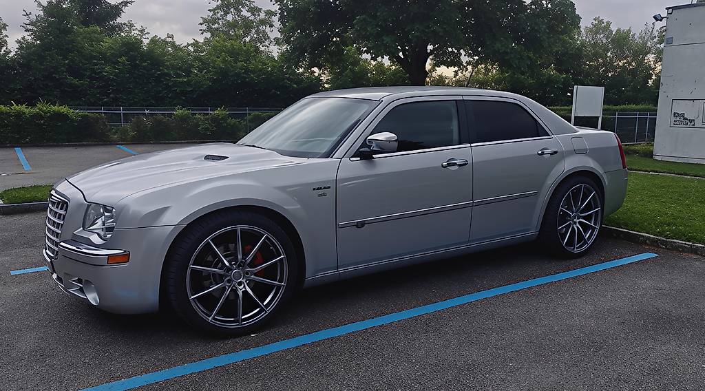 CHRYSLER 300C 5.7 HEMI V8