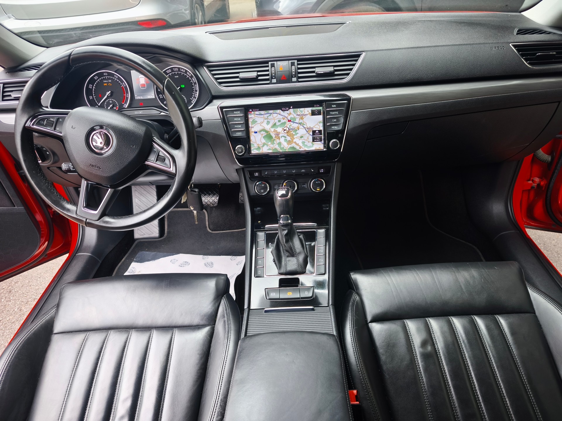 SKODA Superb Combi 1.4 TSI ACT Style DSG-image-8