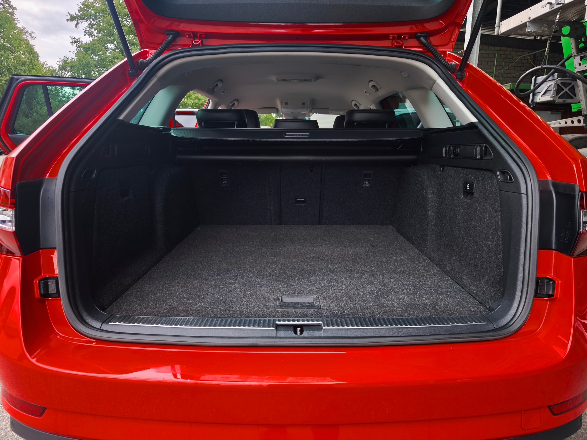 SKODA Superb Combi 1.4 TSI ACT Style DSG-image-12