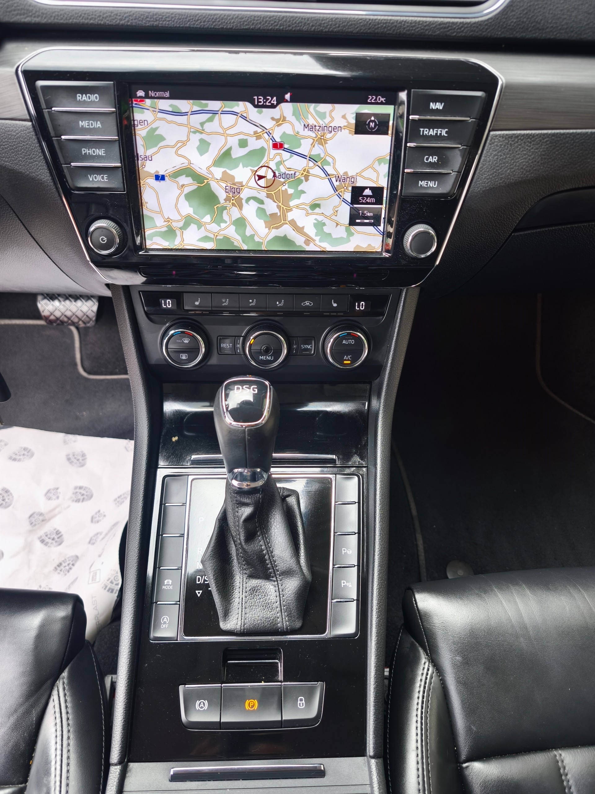 SKODA Superb Combi 1.4 TSI ACT Style DSG-image-10