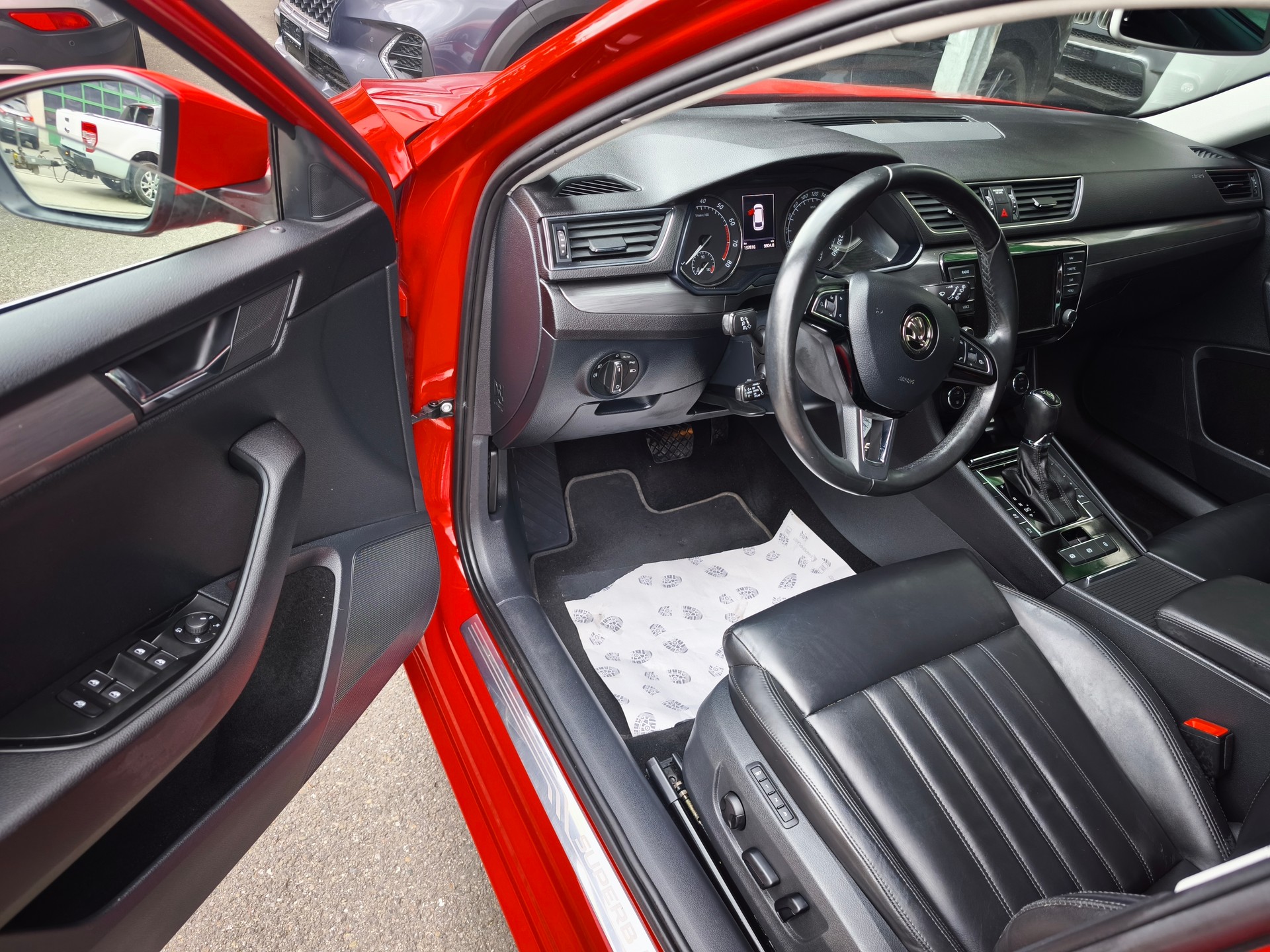 SKODA Superb Combi 1.4 TSI ACT Style DSG-image-11