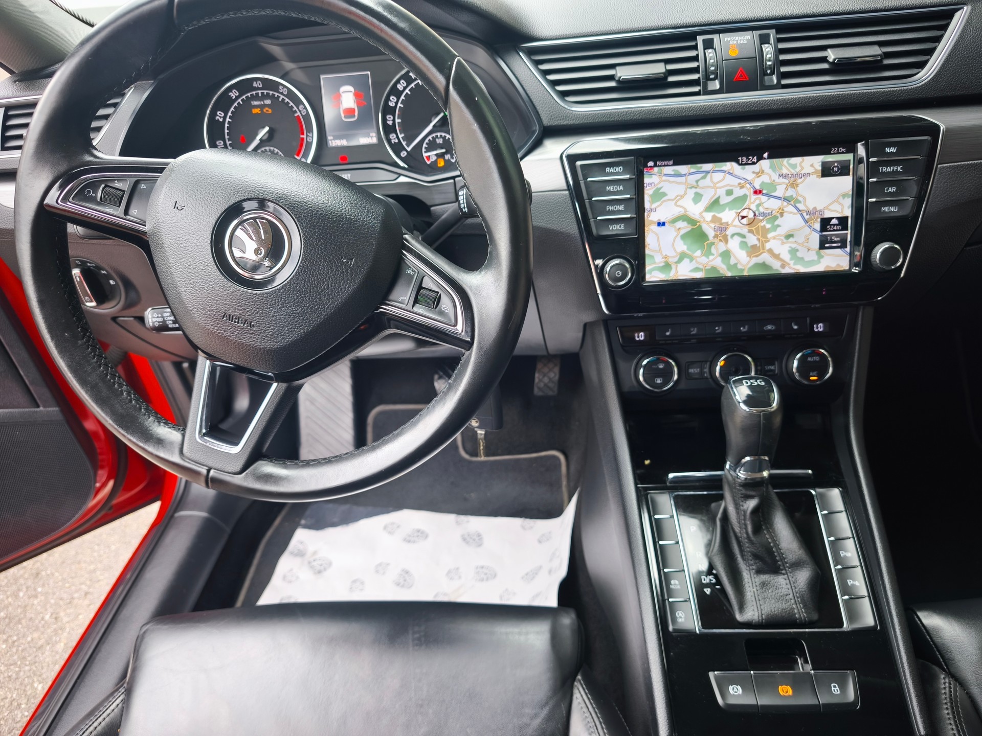 SKODA Superb Combi 1.4 TSI ACT Style DSG-image-9