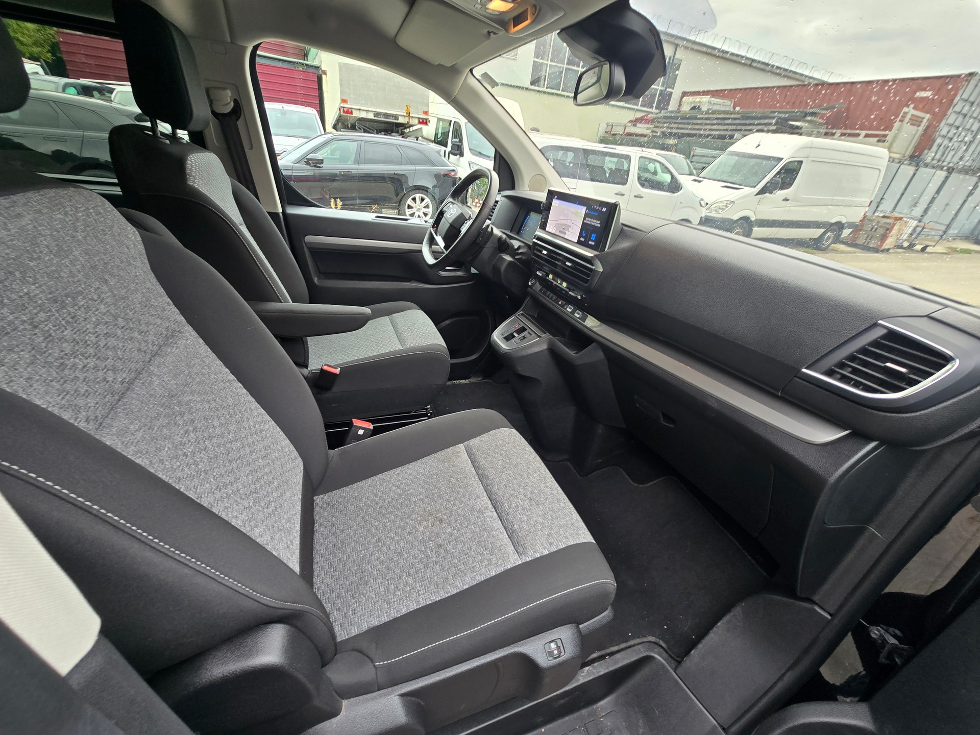 TOYOTA Proace Verso 2.0 D-4D VIP Long Automatic-image-12