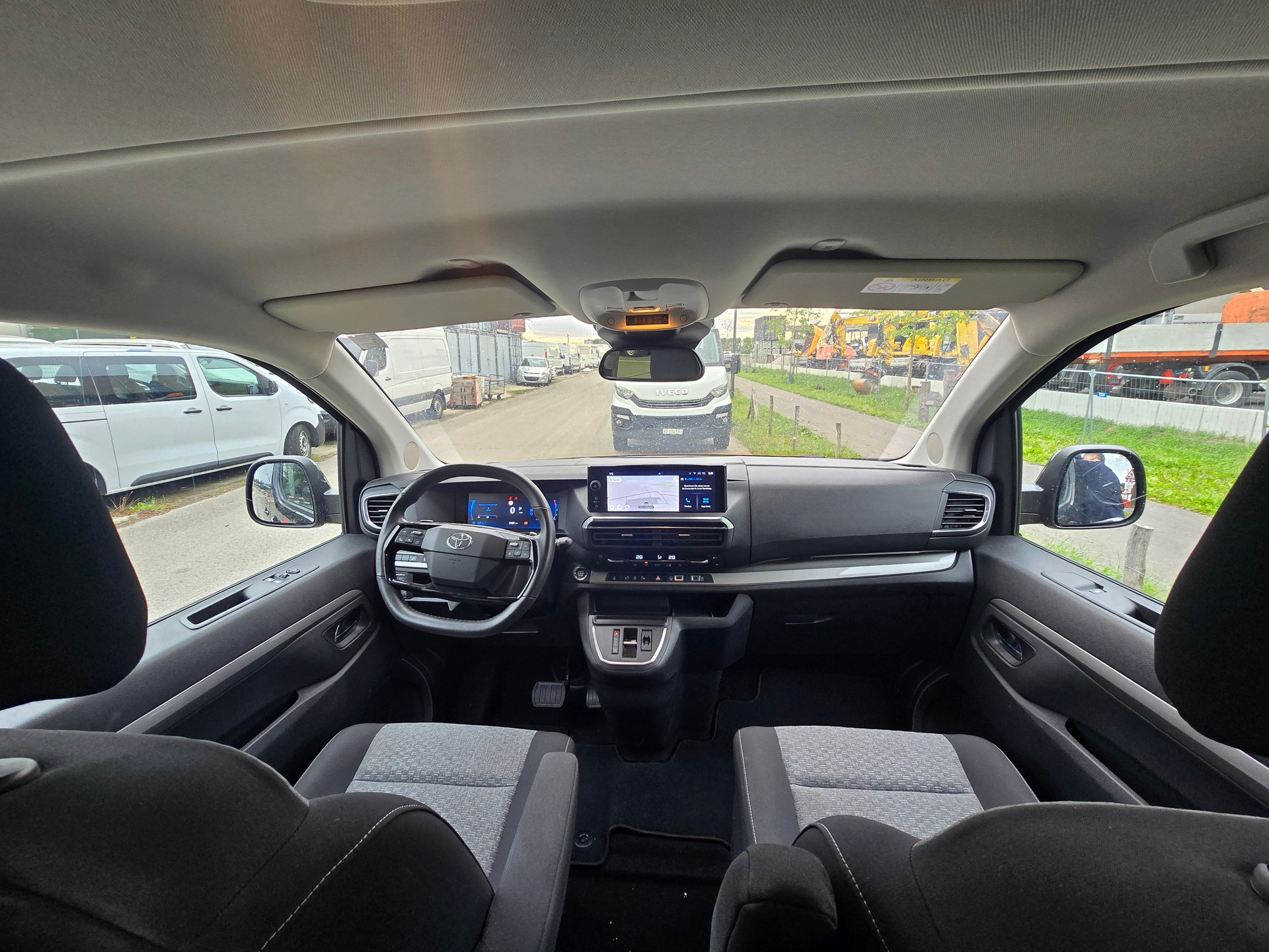 TOYOTA Proace Verso 2.0 D-4D VIP Long Automatic-image-9