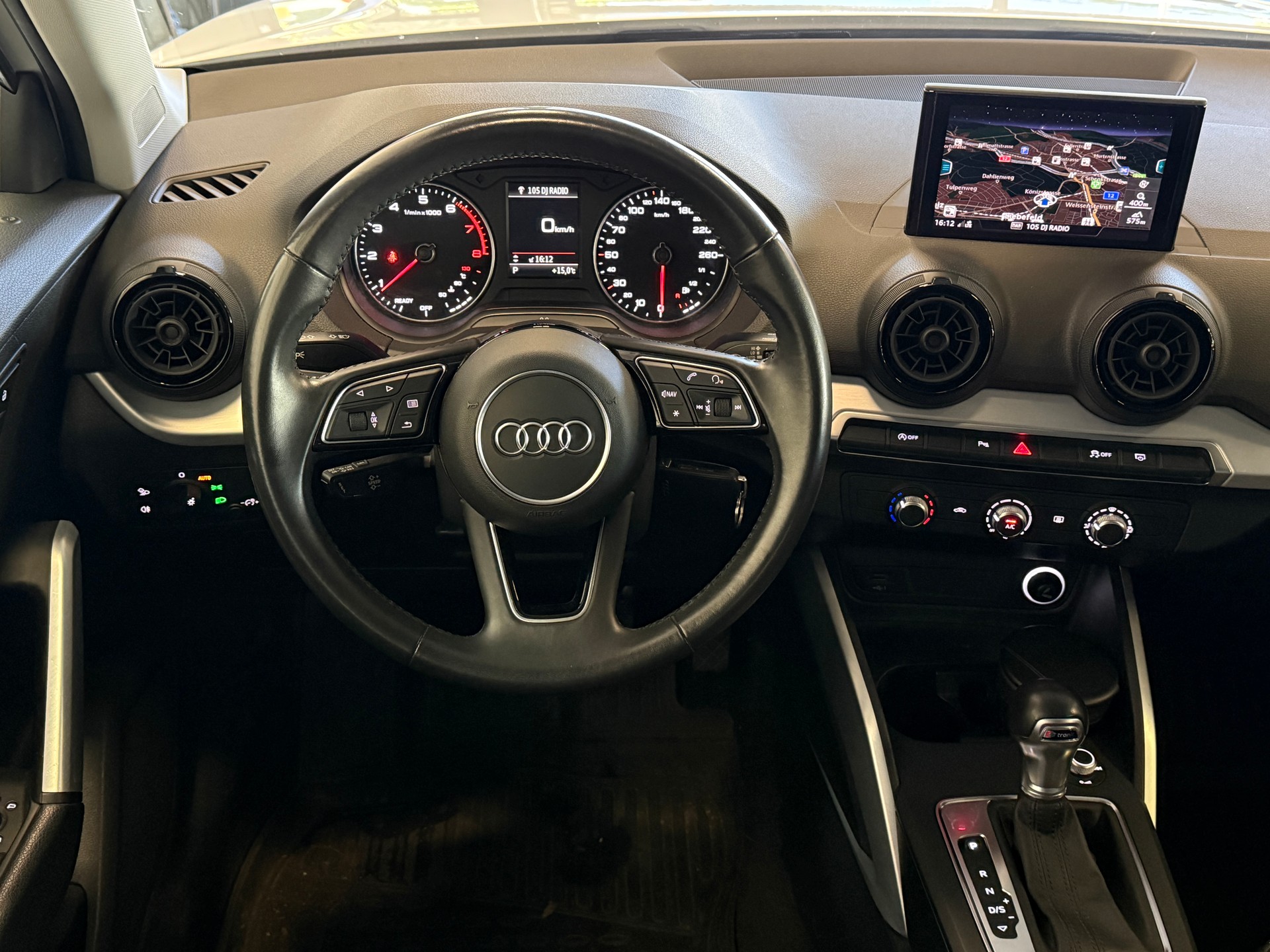 AUDI Q2 2.0 TFSI sport quattro S-tronic *AHK 1.5t*-image-5