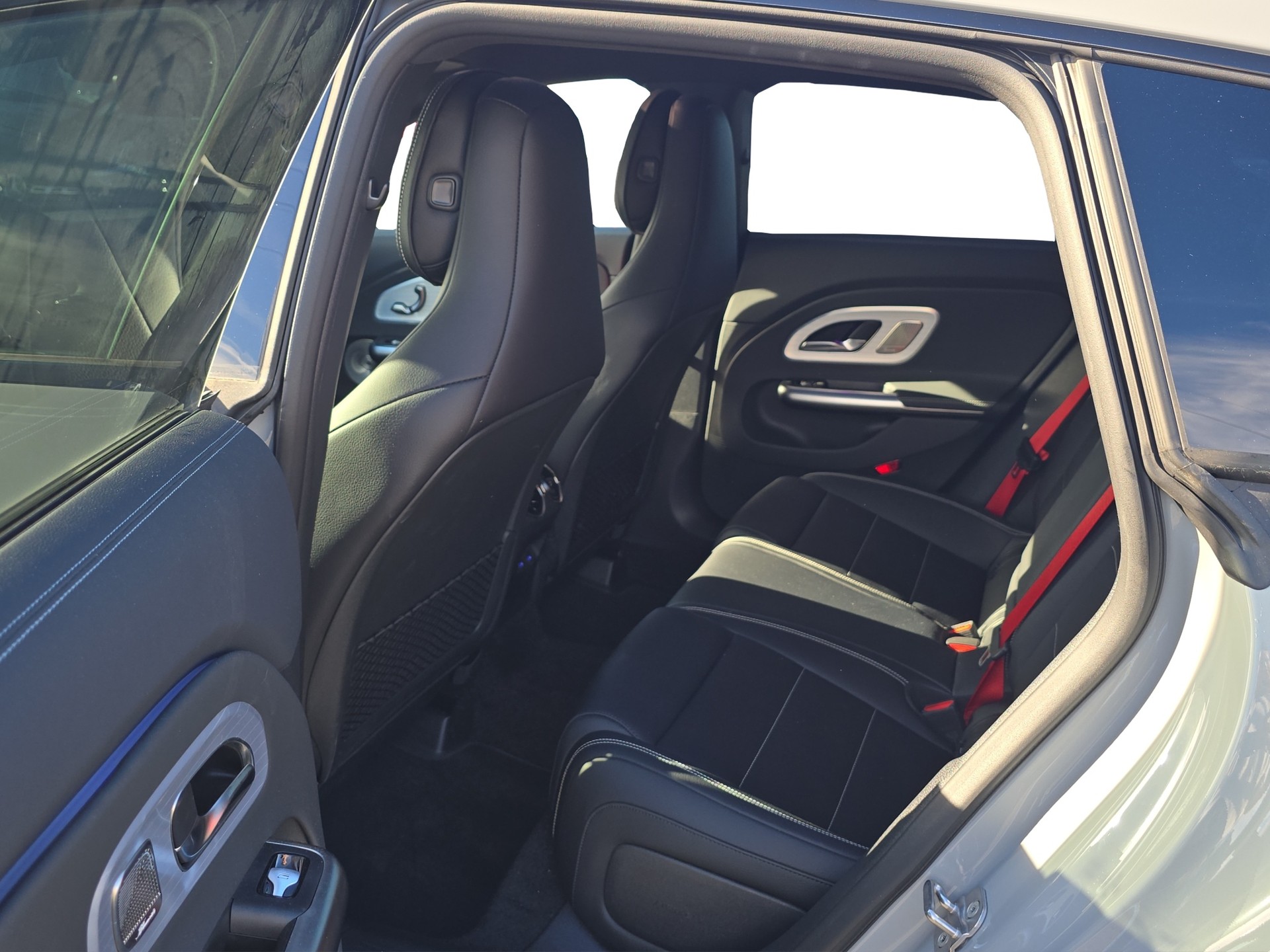 MERCEDES-BENZ CLA Shooting Brake 220 4Matic 8G-DCT-image-9