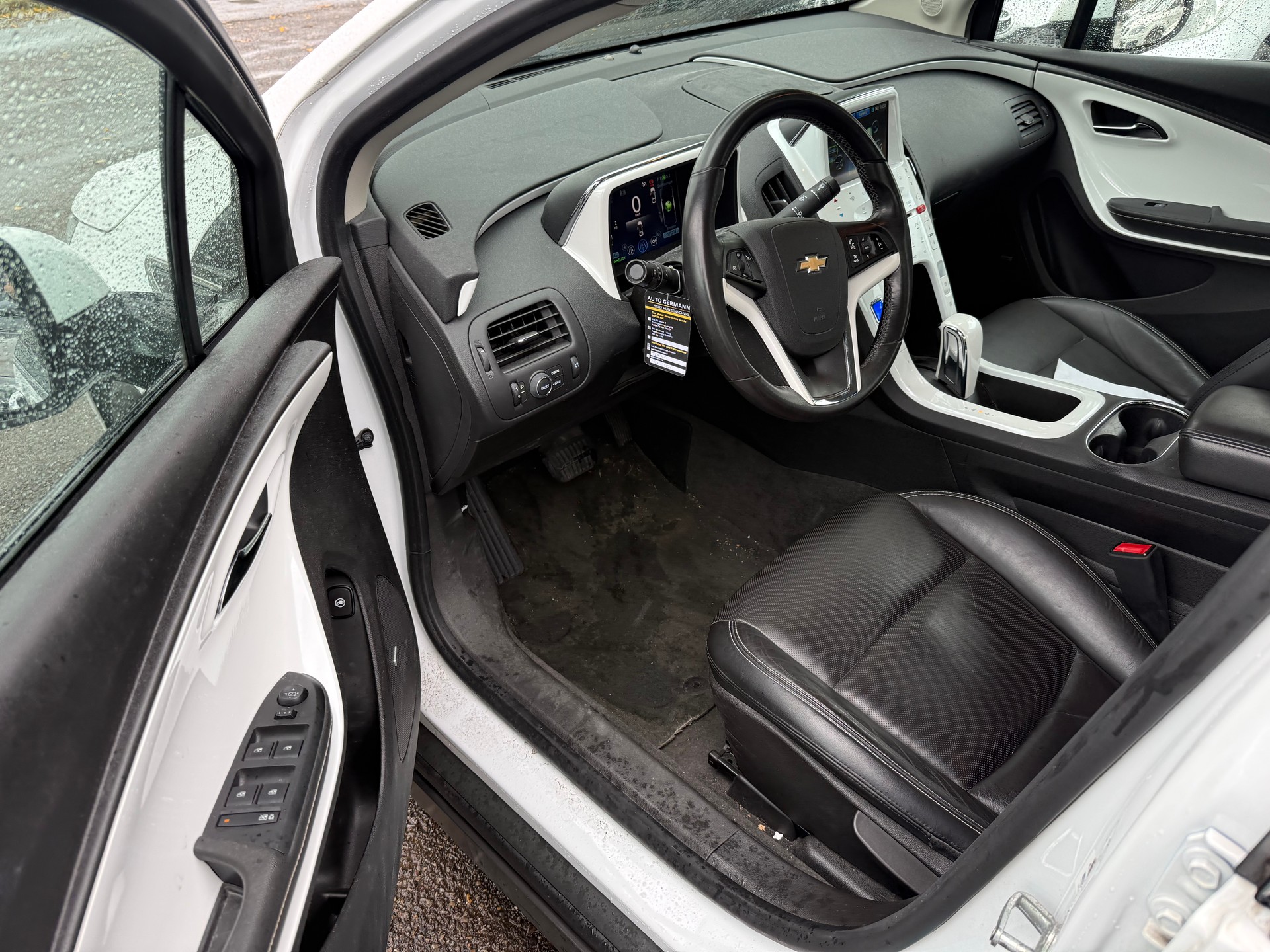 CHEVROLET Volt E-image-9
