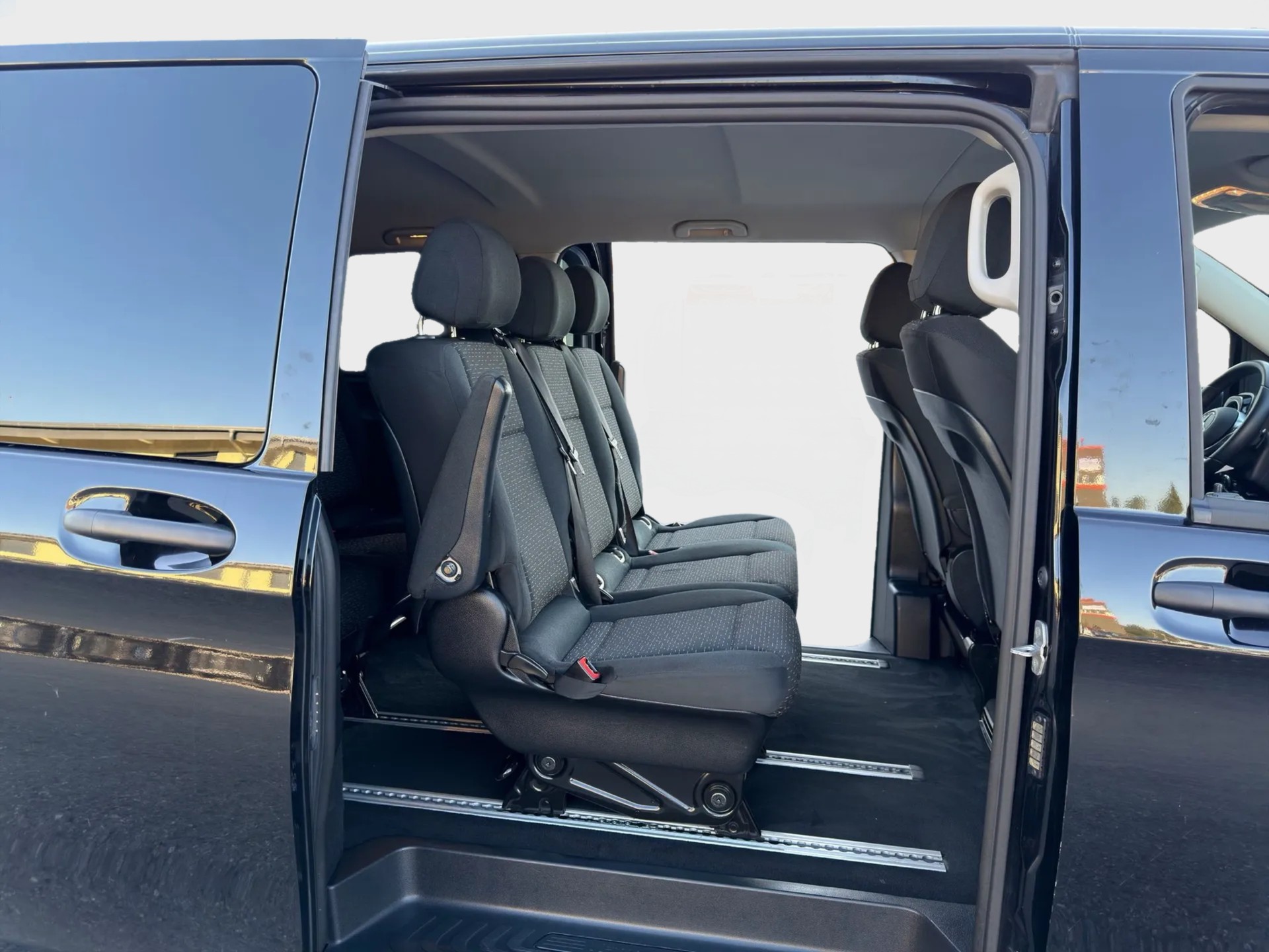 MERCEDES-BENZ Vito 116 CDI Base Tourer 4Matic 9G-Tronic-image-23