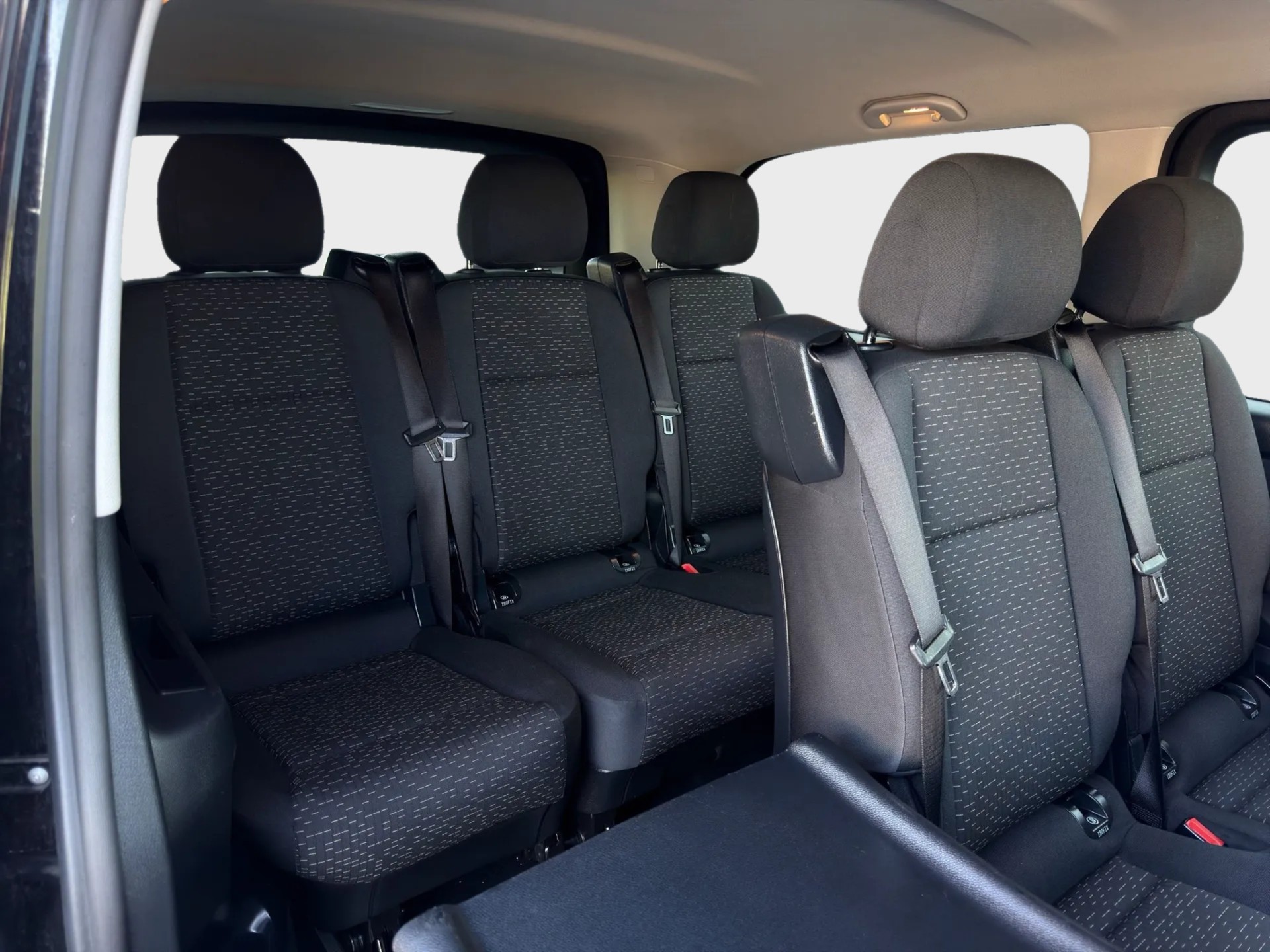 MERCEDES-BENZ Vito 116 CDI Base Tourer 4Matic 9G-Tronic-image-21