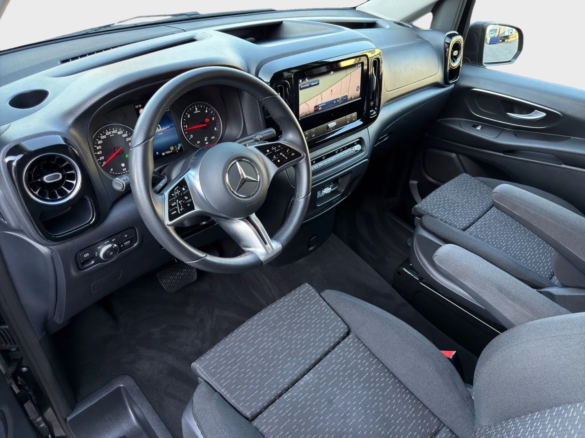 MERCEDES-BENZ Vito 116 CDI Base Tourer 4Matic 9G-Tronic-image-9