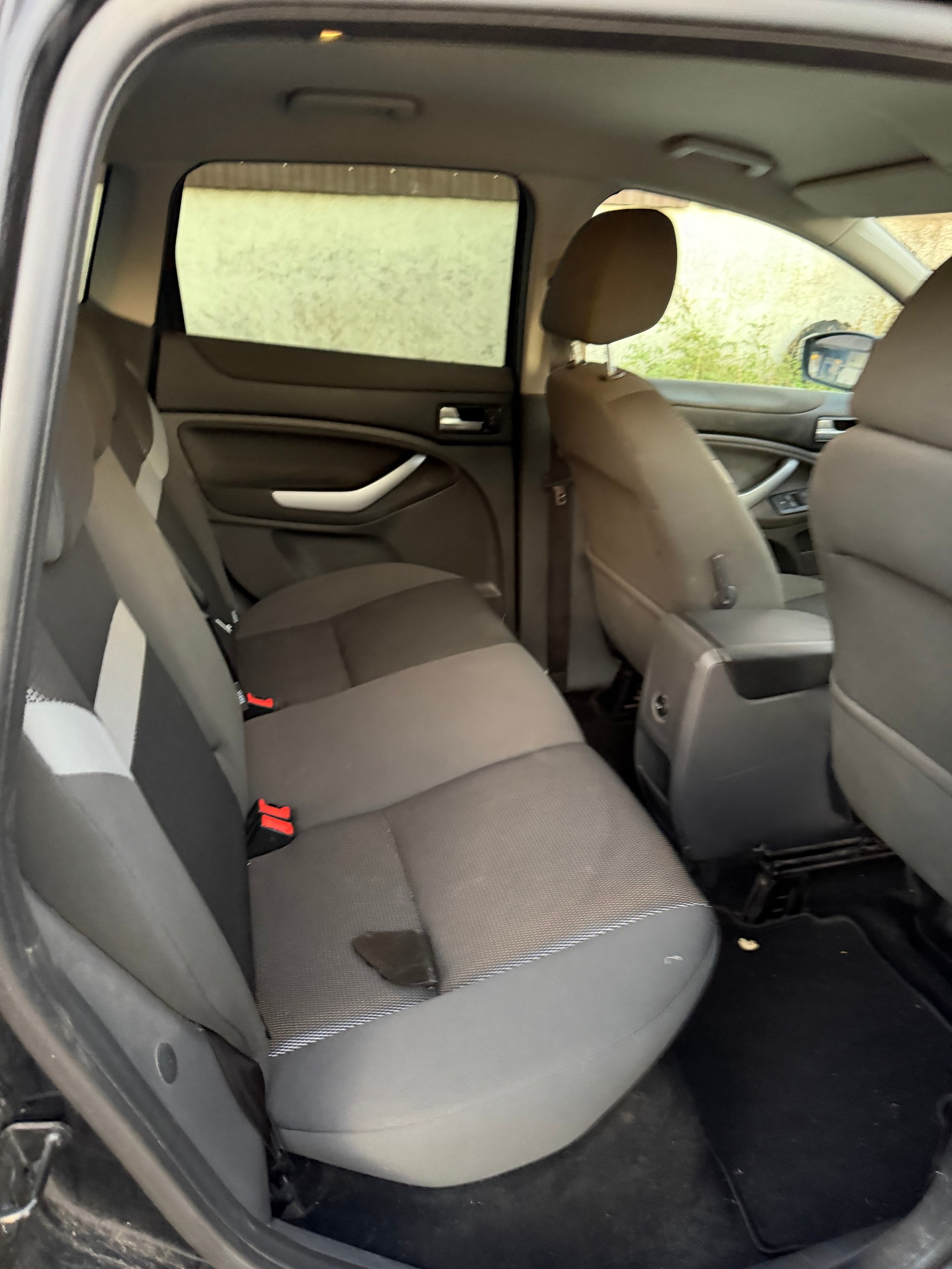 FORD Kuga 2.0 TDCi Individual 4WD PowerShift-image-8