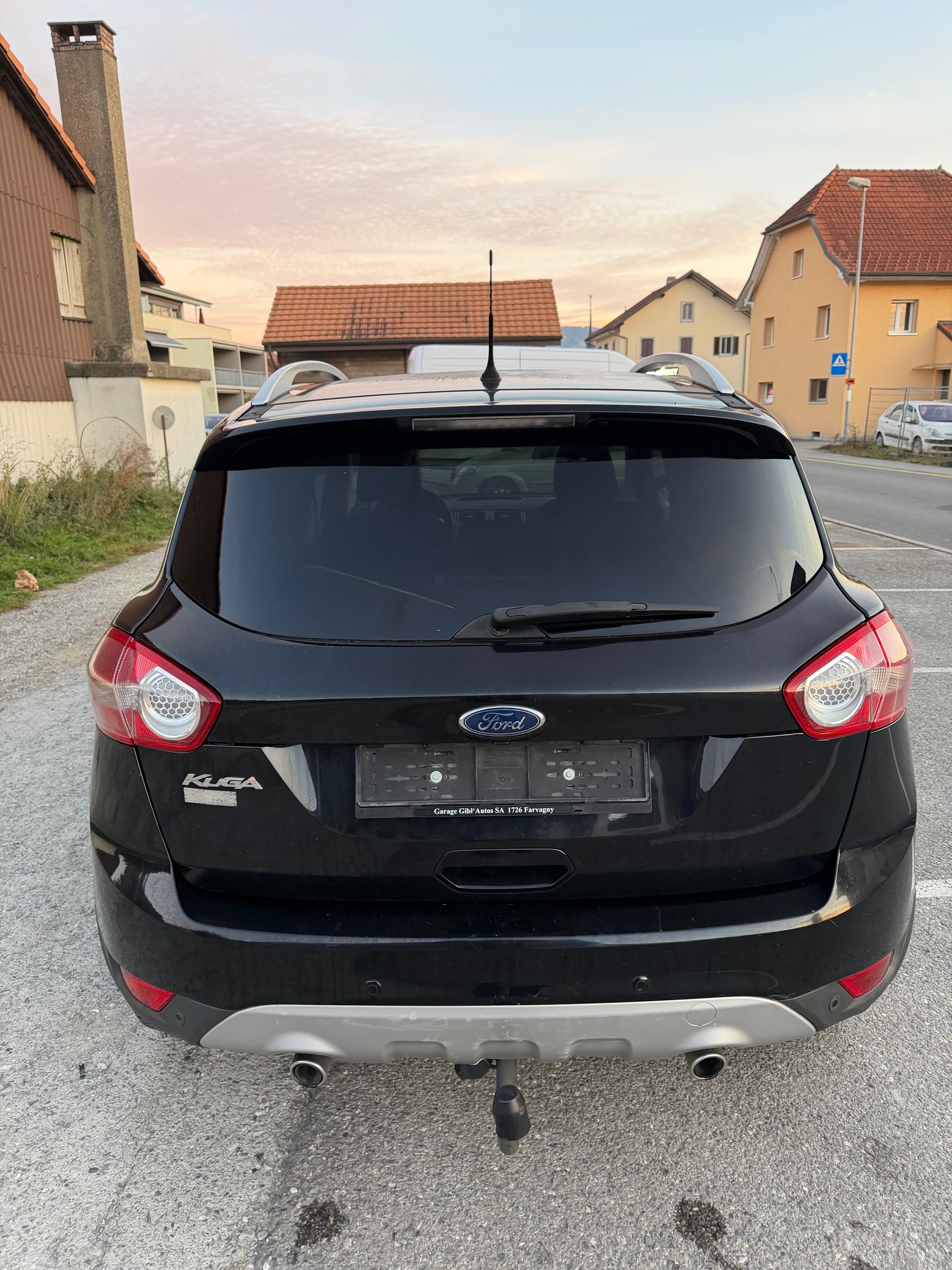 FORD Kuga 2.0 TDCi Individual 4WD PowerShift-image-4