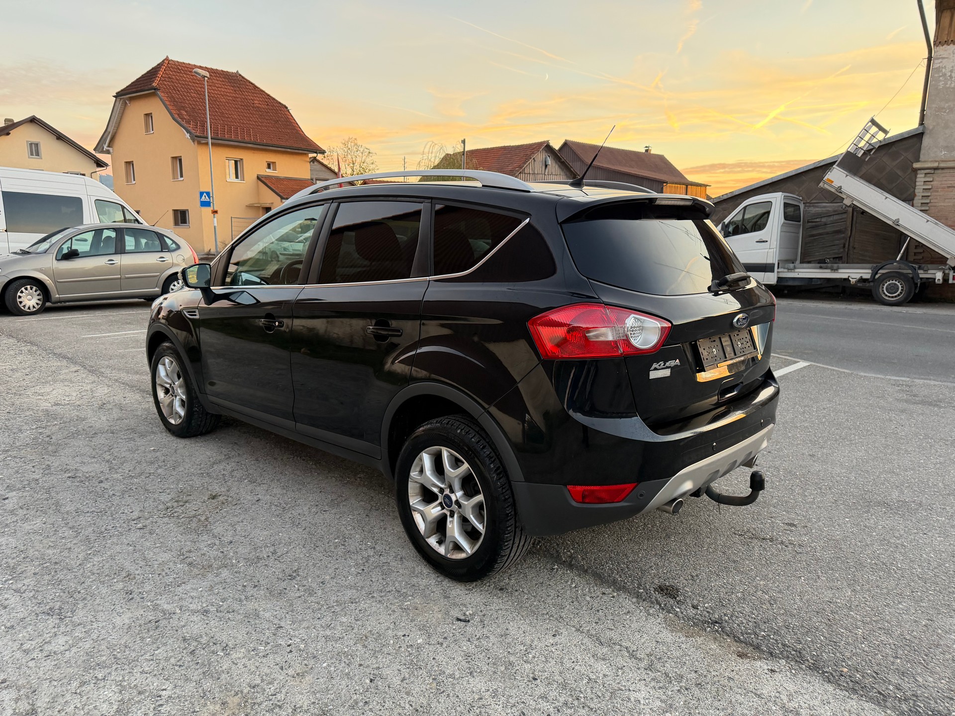 FORD Kuga 2.0 TDCi Individual 4WD PowerShift-image-5