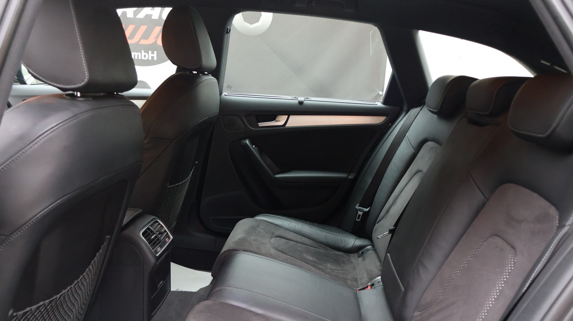 AUDI A4 Avant 2.0 TDI quattro S-tronic-image-22