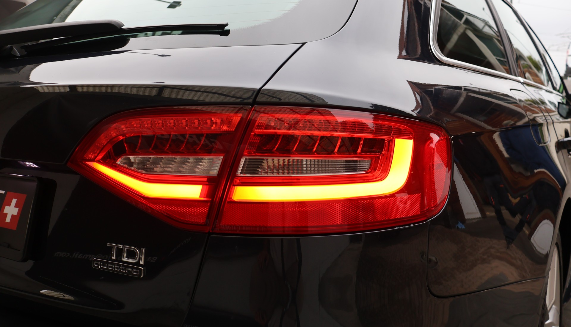 AUDI A4 Avant 2.0 TDI quattro S-tronic-image-10