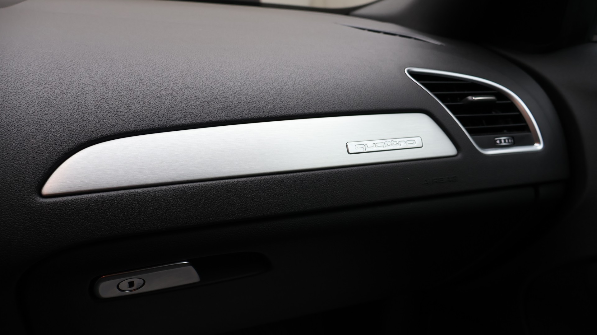 AUDI A4 Avant 2.0 TDI quattro S-tronic-image-20