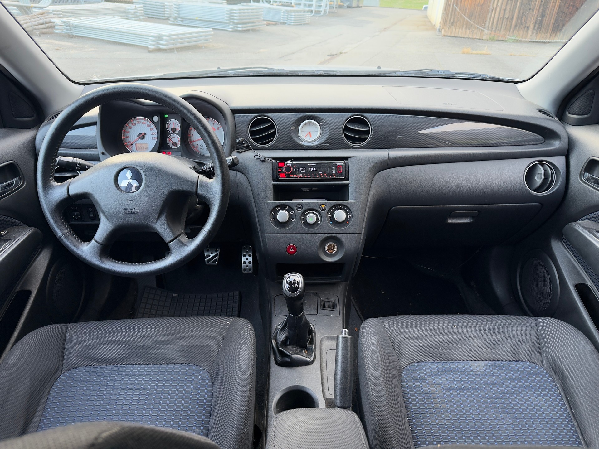 MITSUBISHI Outlander 2.0 16V Invite-image-9