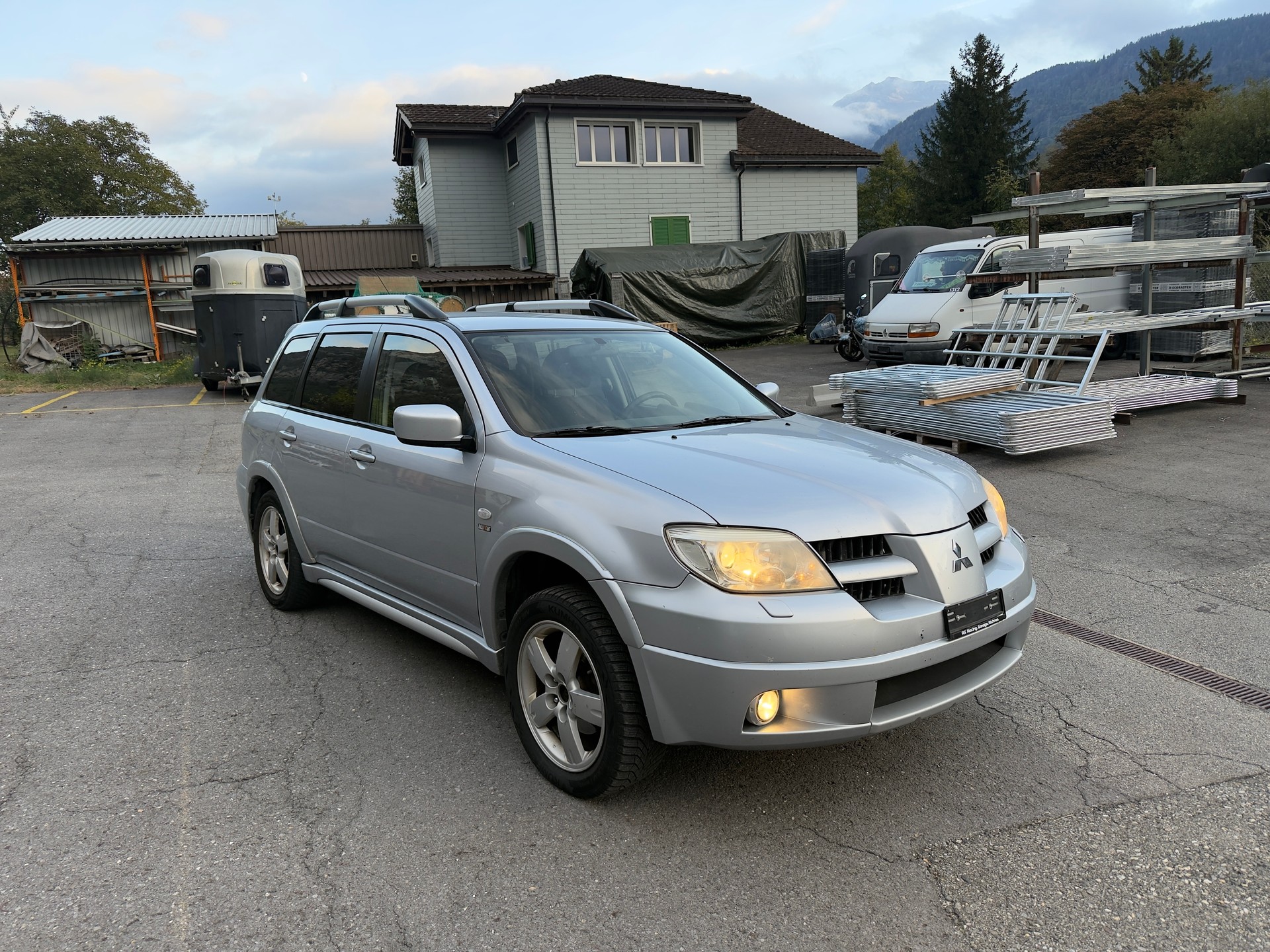 MITSUBISHI Outlander 2.0 16V Invite-image-1