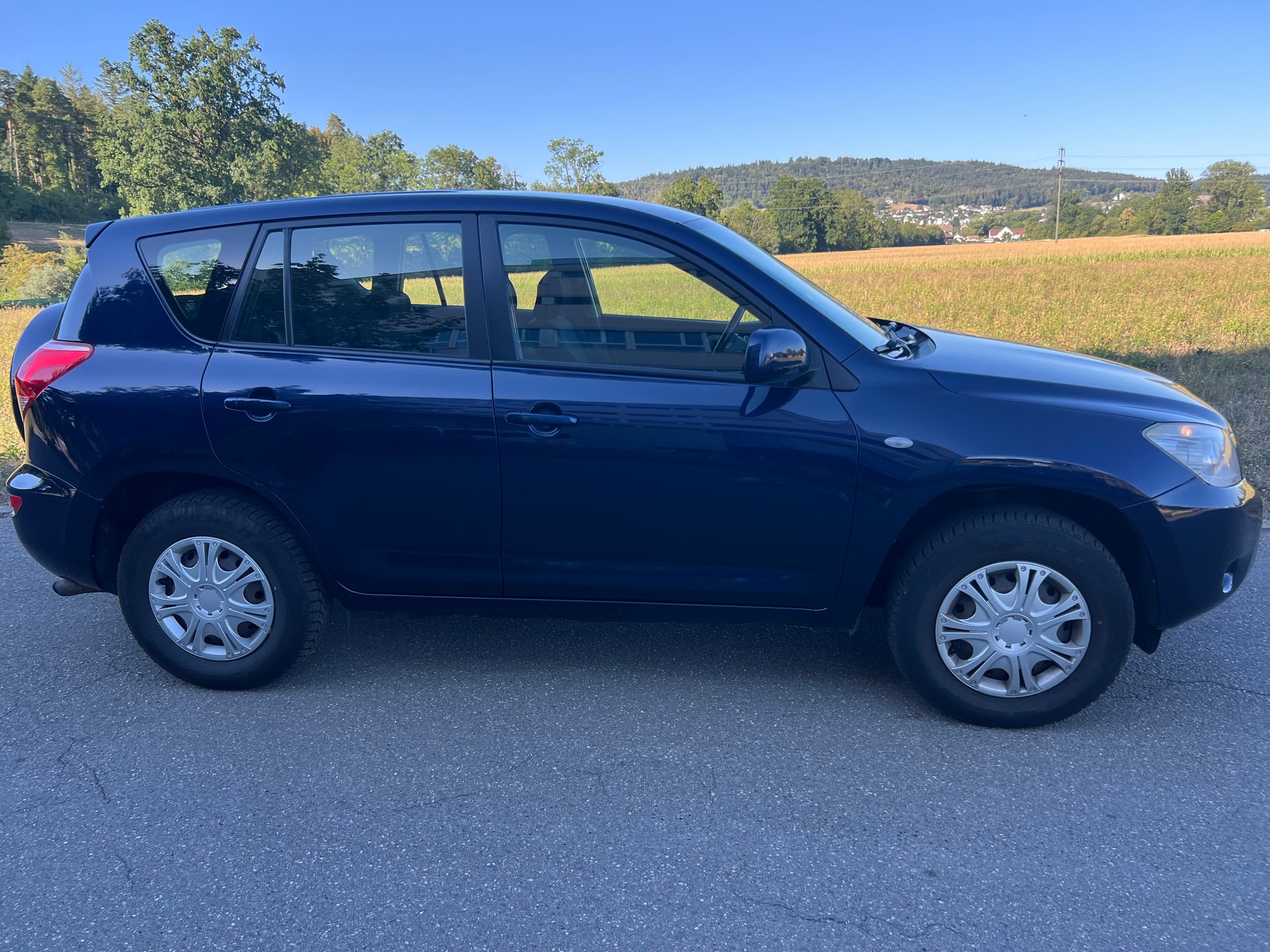TOYOTA RAV-4 2.2D-4 D Linea Sol-image-1