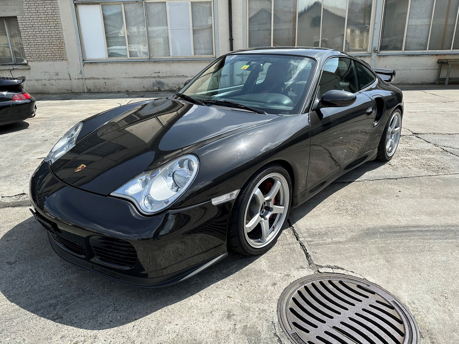 PORSCHE 911 Turbo-image-1