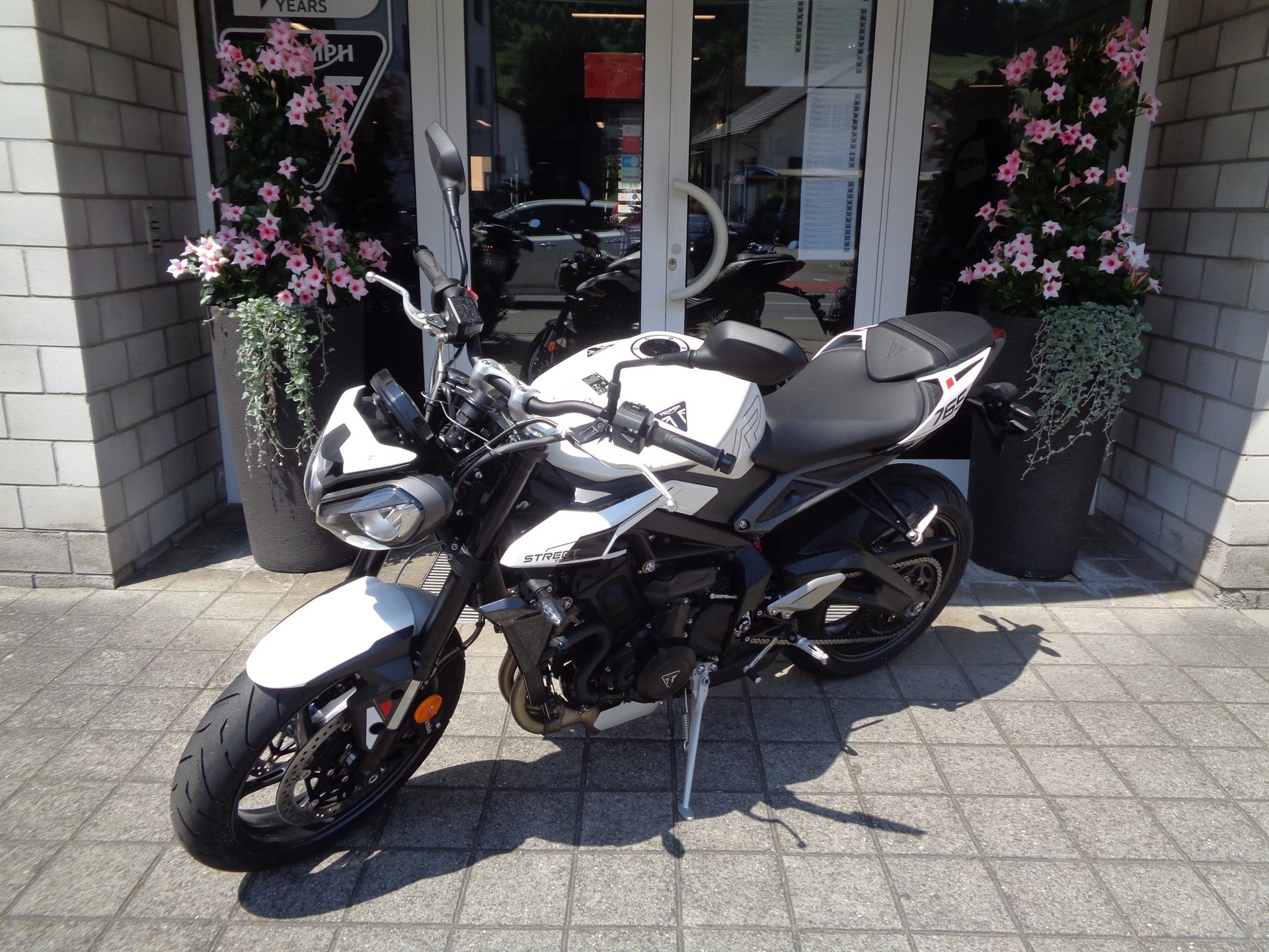 TRIUMPH Street Triple 765 R-image-4