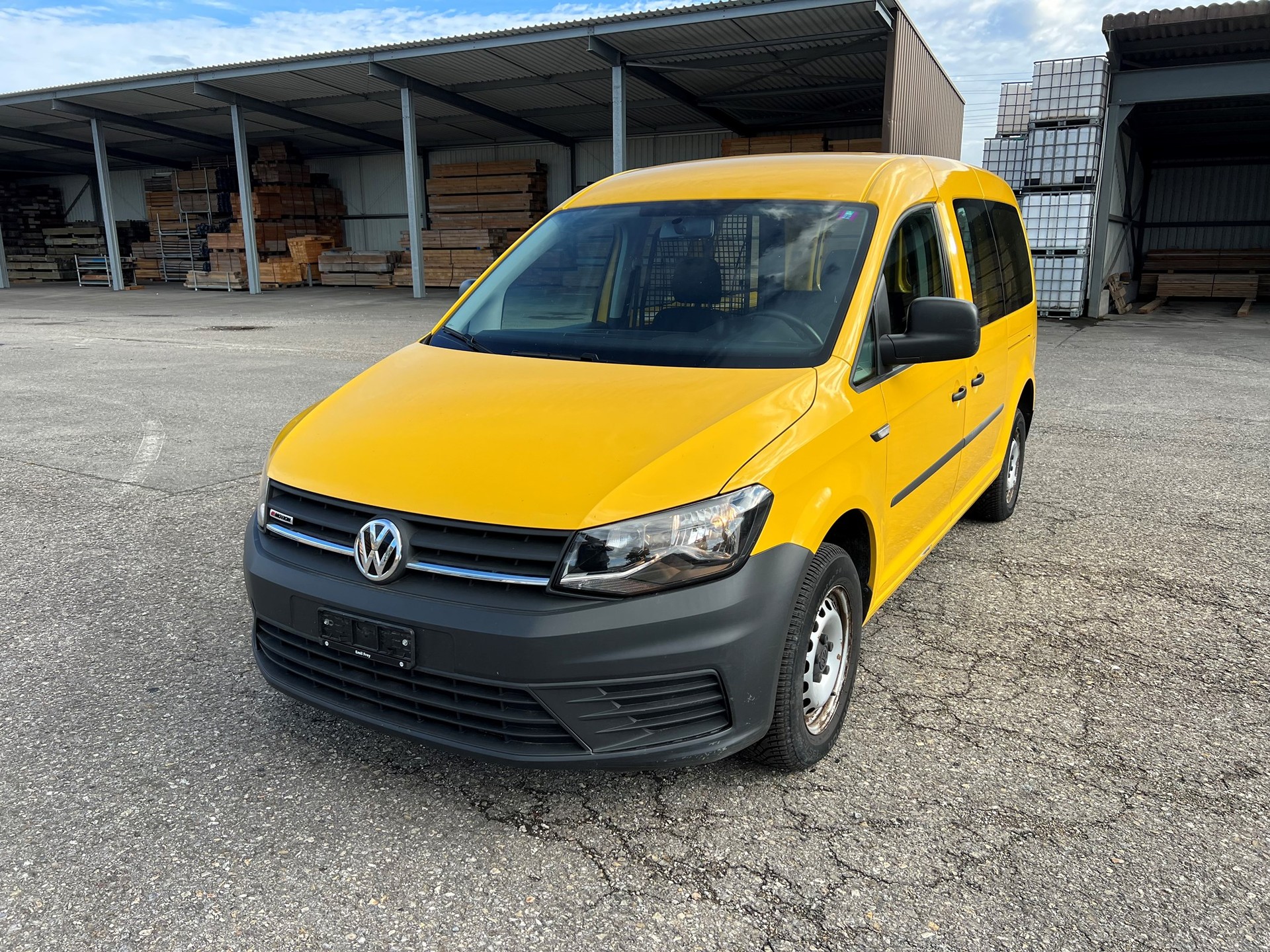 VW CADDY MAXI 2.0 TDI 4 MOTION-image-0