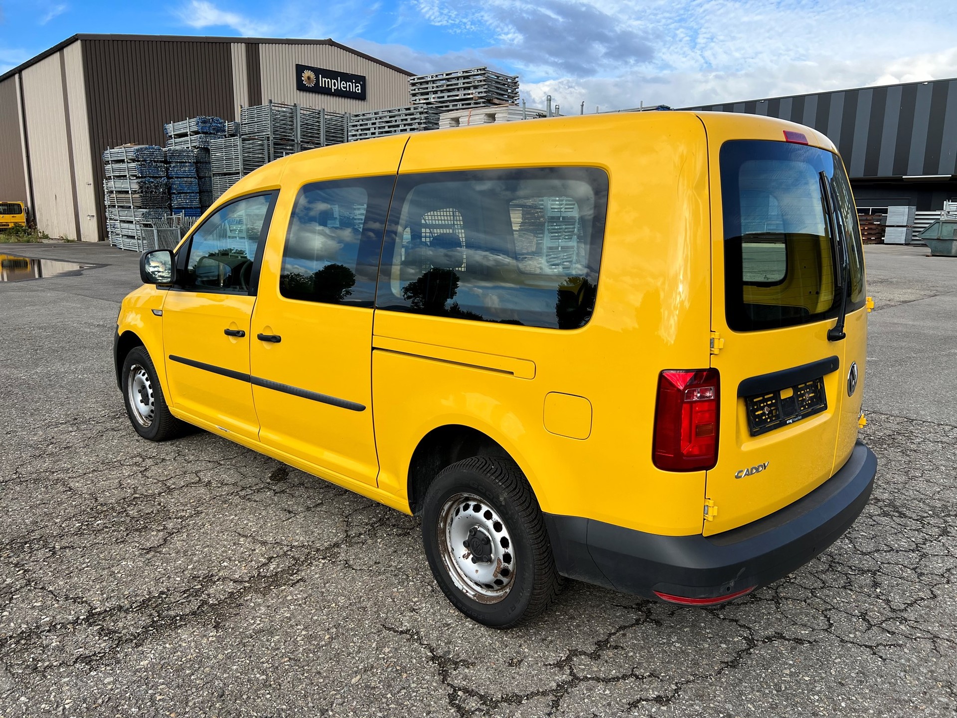 VW CADDY MAXI 2.0 TDI 4 MOTION-image-3
