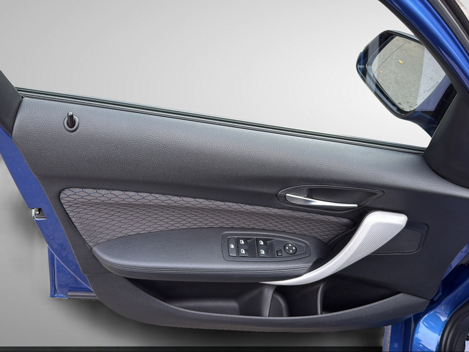 BMW M135i xDrive Steptronic-image-14