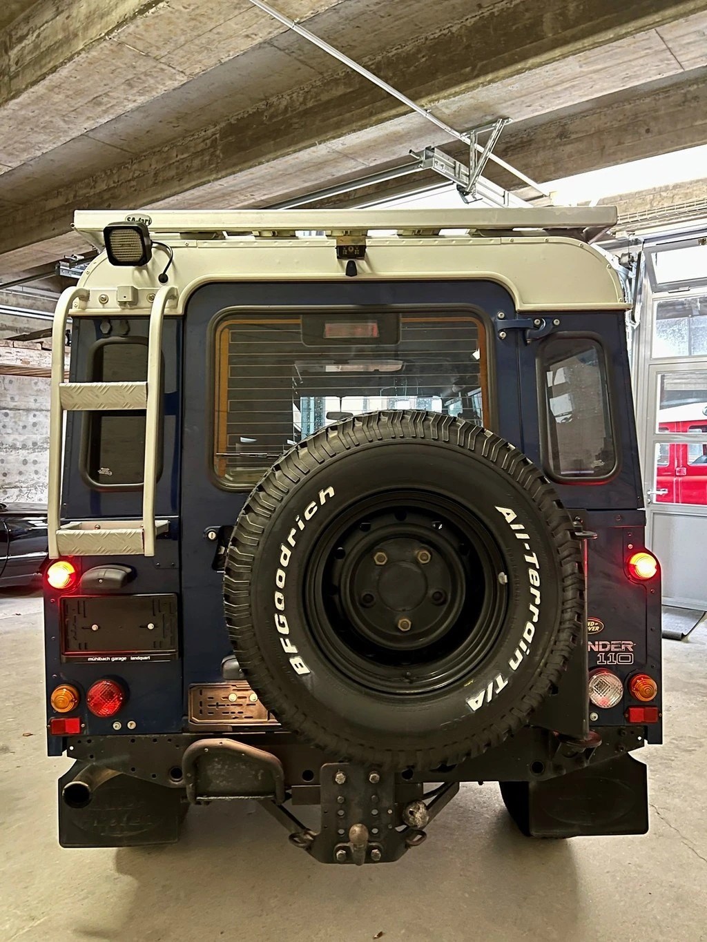 LAND ROVER Defender 110 SW 2.5 Td5-image-6