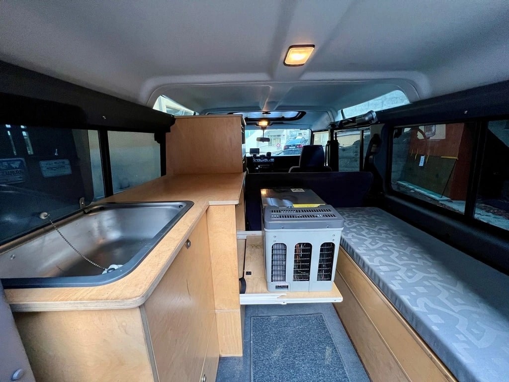 LAND ROVER Defender 110 SW 2.5 Td5-image-9