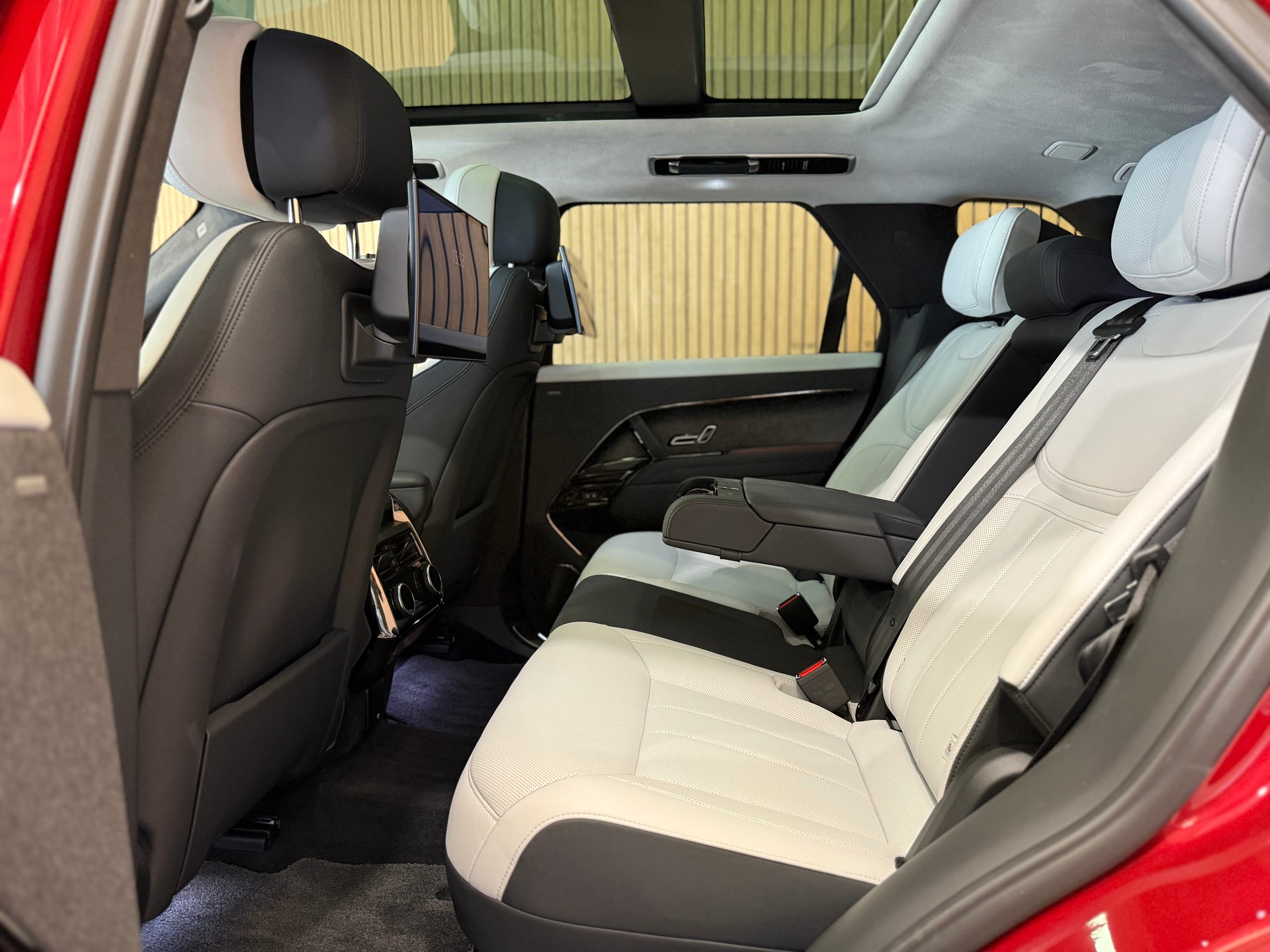 LAND ROVER Range Rover Sport P530 4.4 V8 First Edition Automatic *Gratis Service*-image-8
