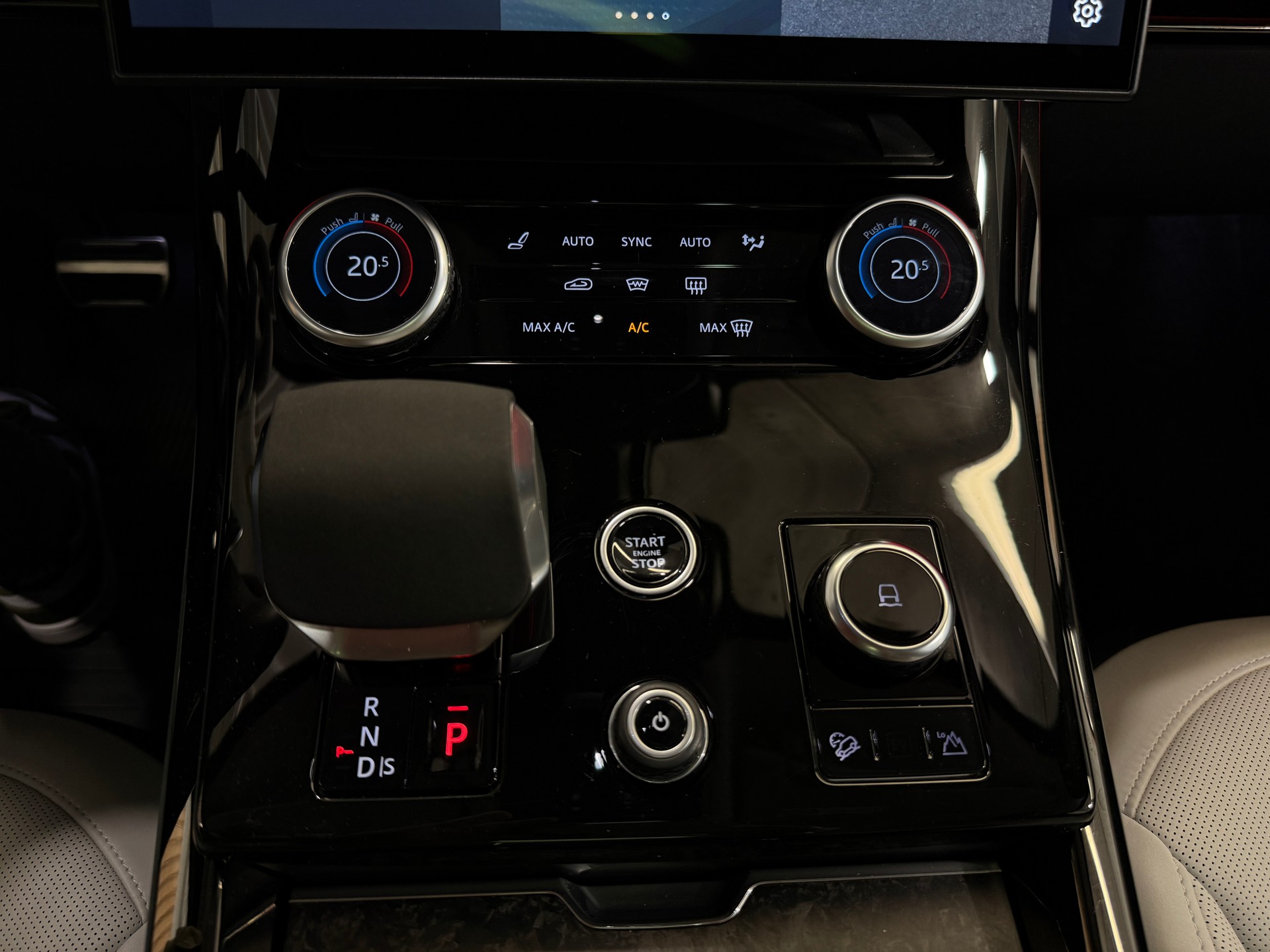 LAND ROVER Range Rover Sport P530 4.4 V8 First Edition Automatic *Gratis Service*-image-13