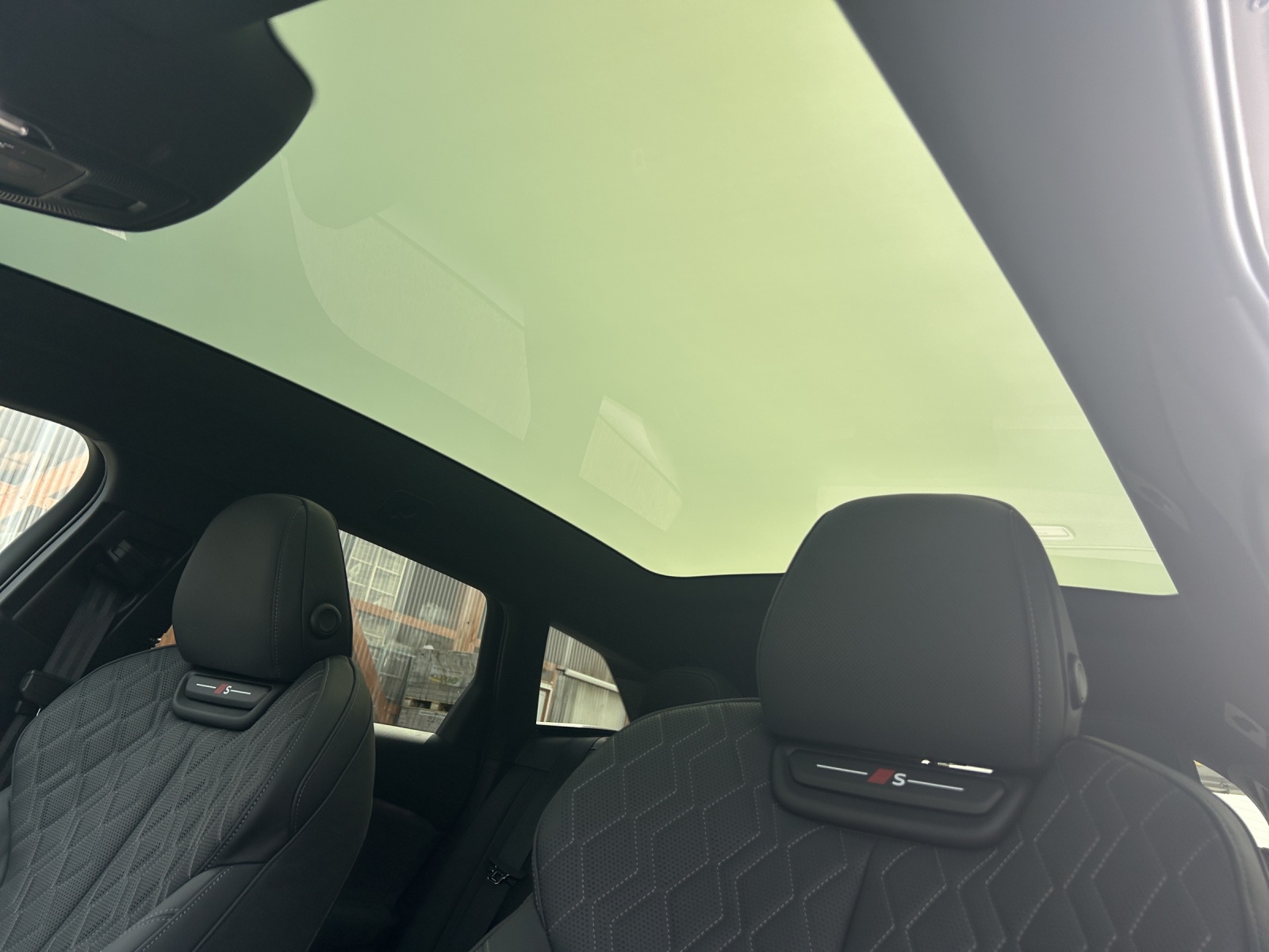 AUDI A6 Avant e-tron quattro-image-10