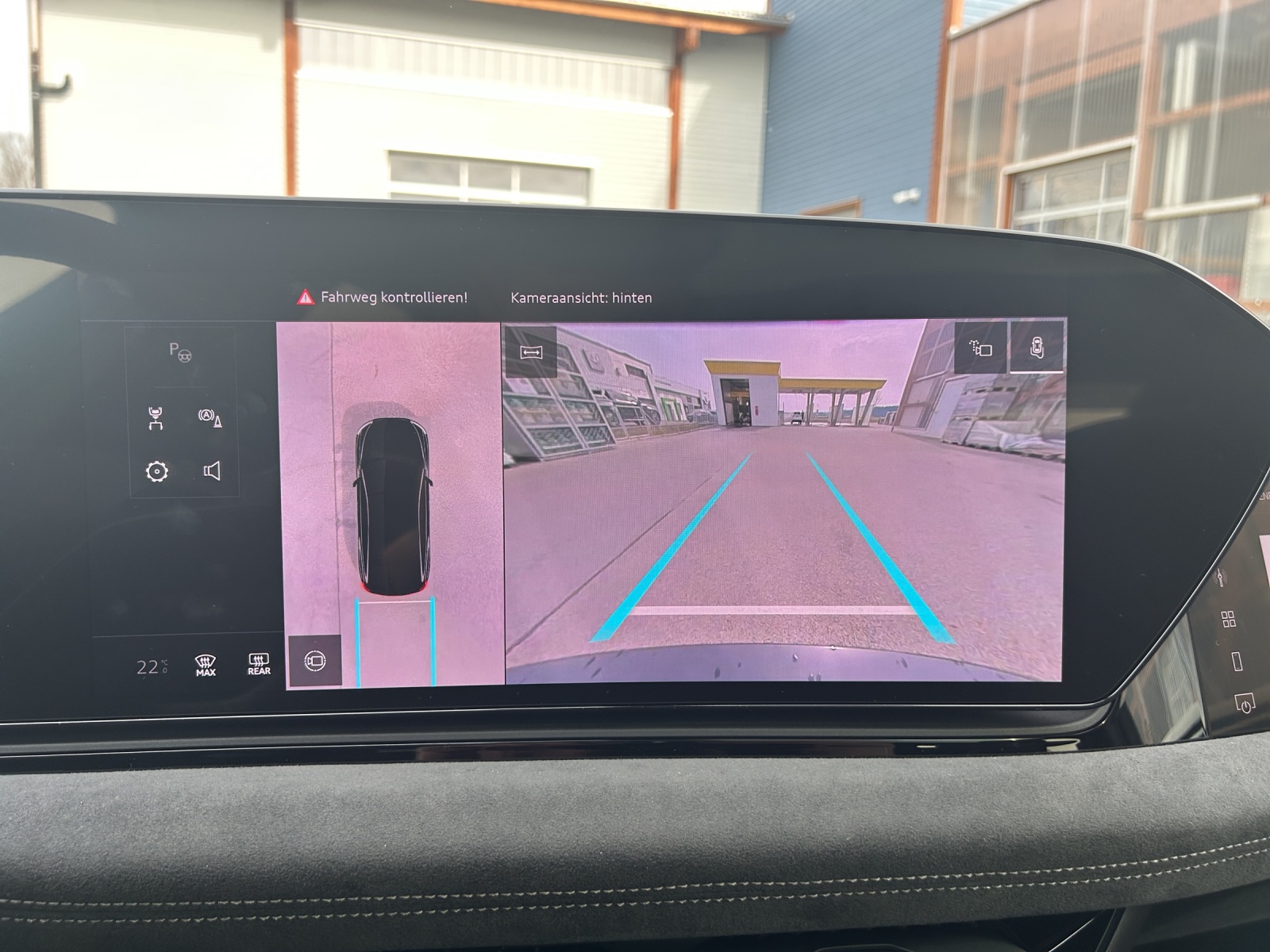 AUDI A6 Avant e-tron quattro-image-13