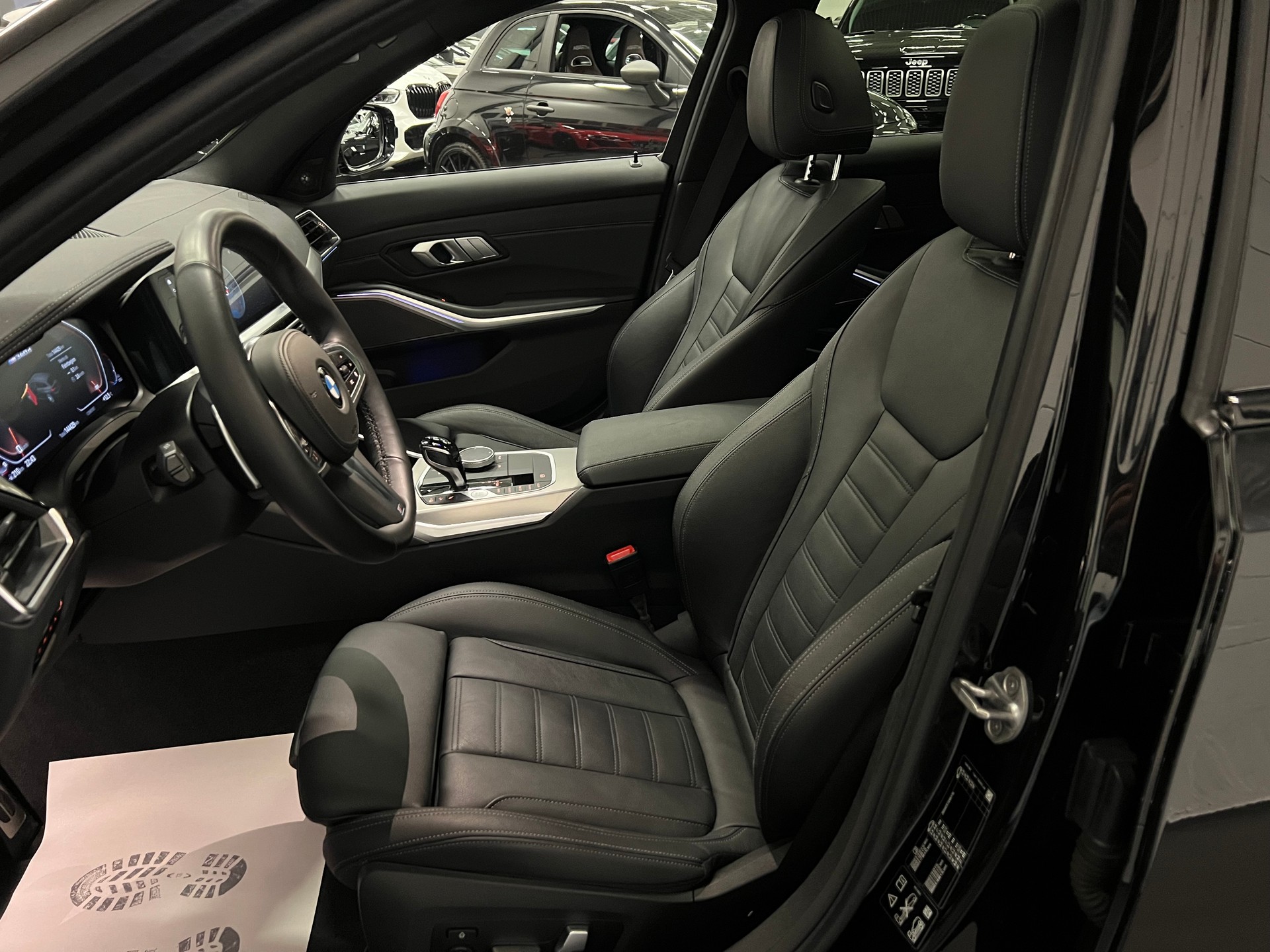 BMW M340d xDrive 48V Touring Steptronic Sport-image-17
