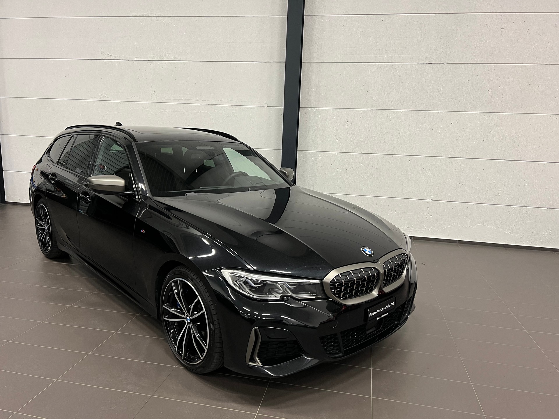 BMW M340d xDrive 48V Touring Steptronic Sport-image-5
