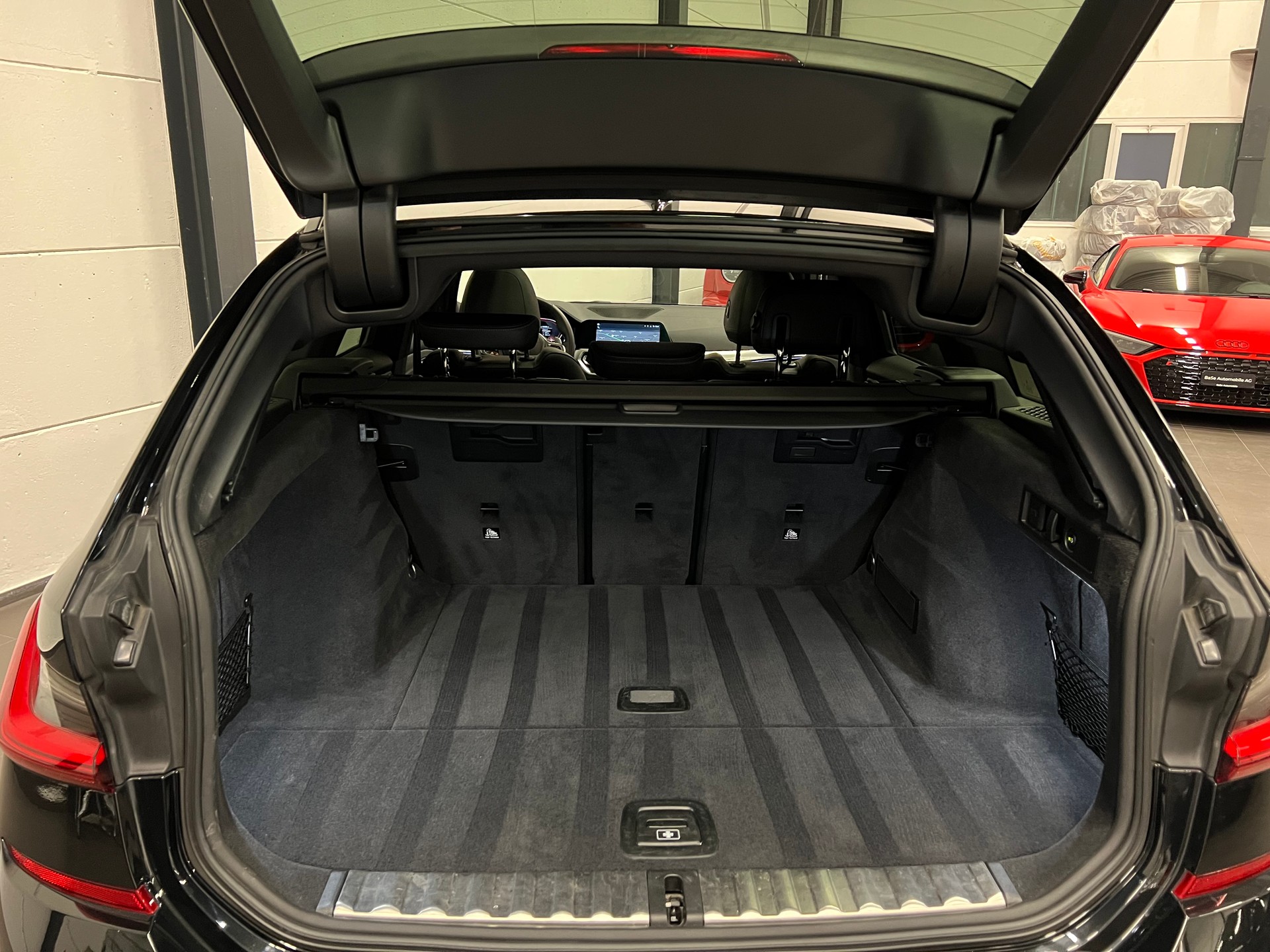 BMW M340d xDrive 48V Touring Steptronic Sport-image-23