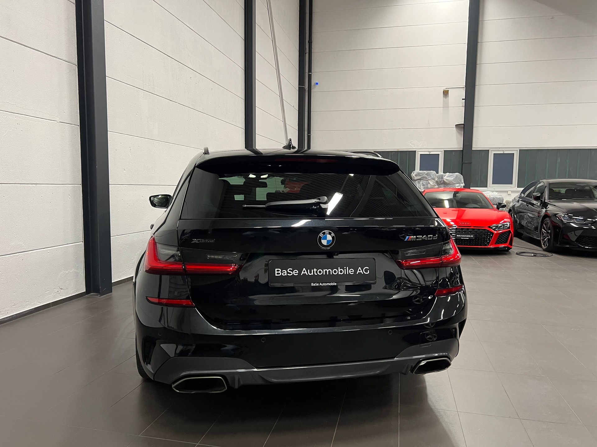 BMW M340d xDrive 48V Touring Steptronic Sport-image-14