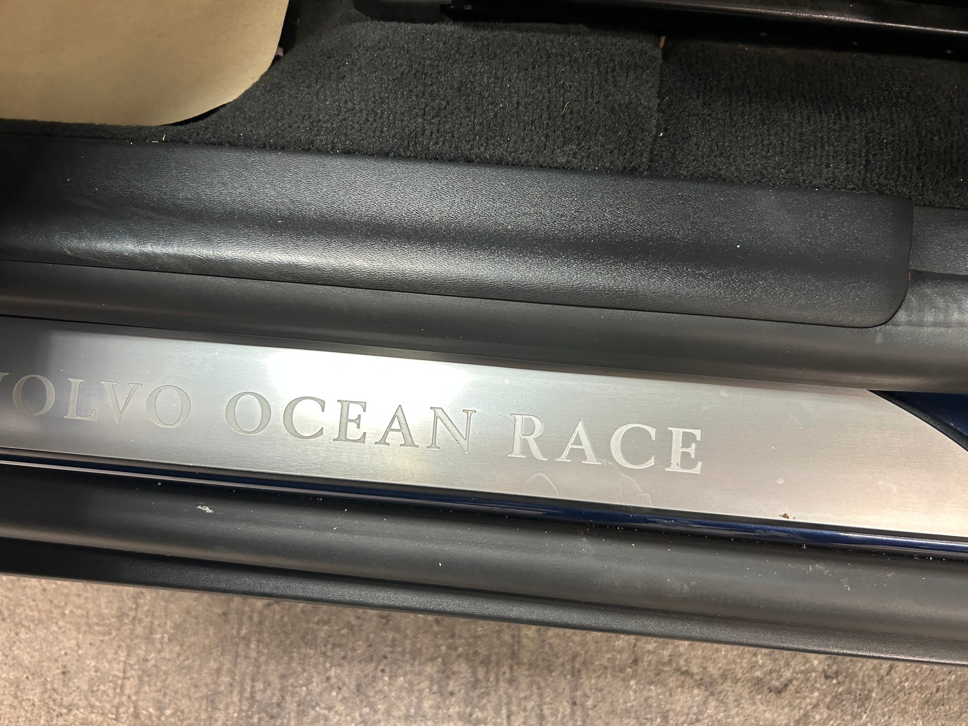 VOLVO XC60 D3 AWD OceanRace Geartronic-image-10