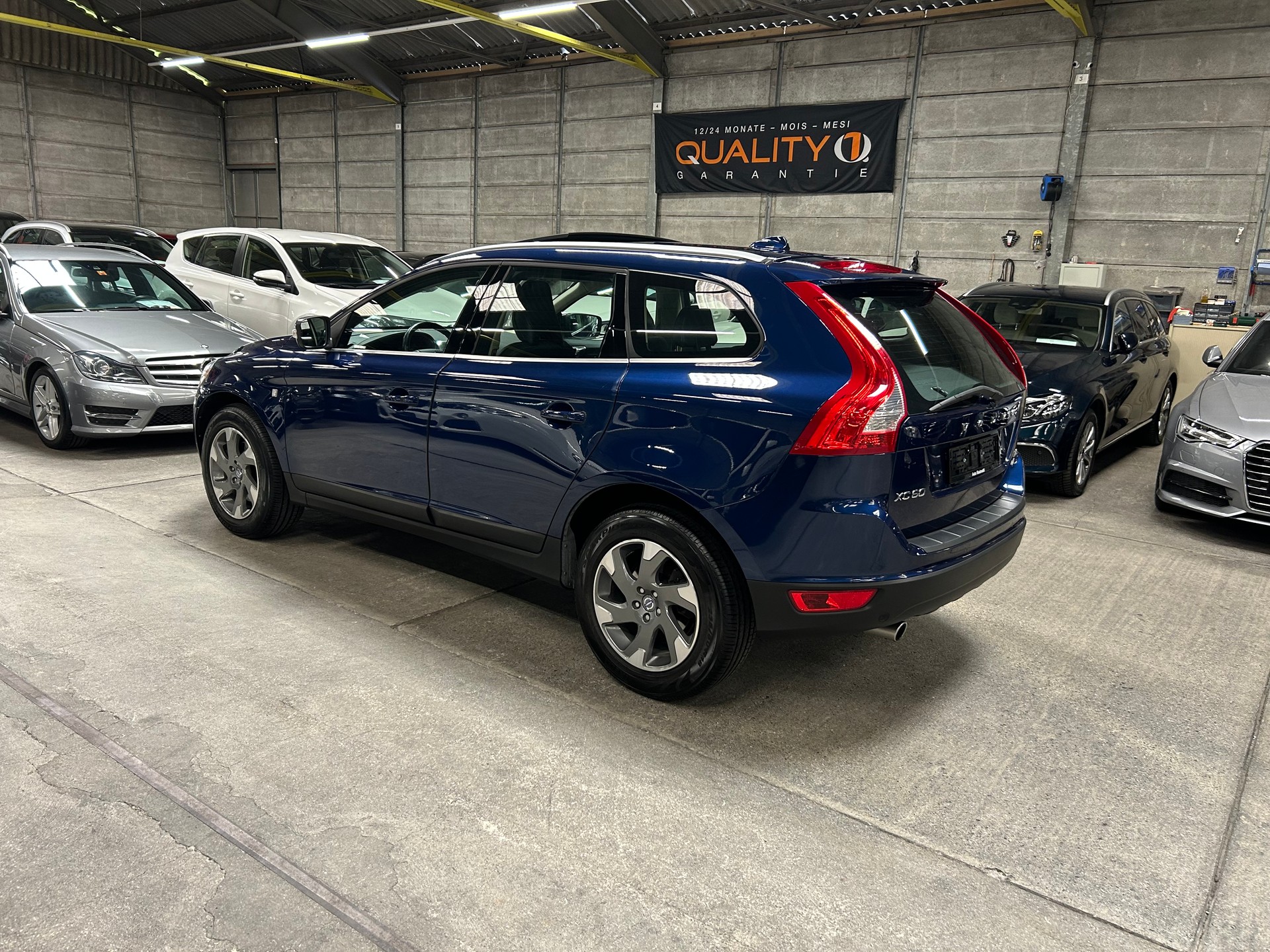 VOLVO XC60 D3 AWD OceanRace Geartronic-image-5