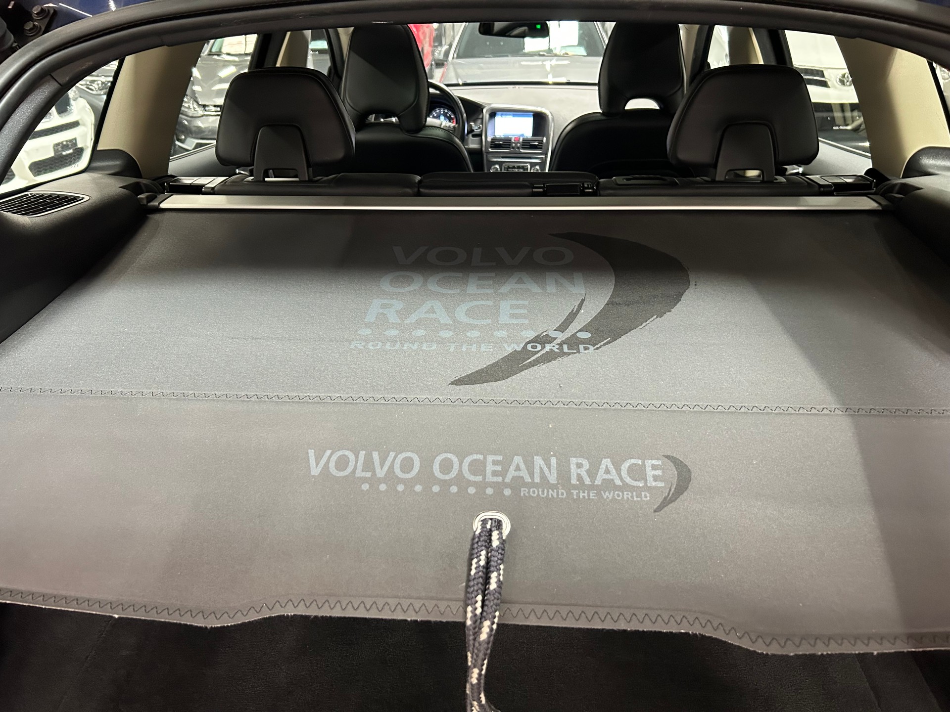 VOLVO XC60 D3 AWD OceanRace Geartronic-image-15