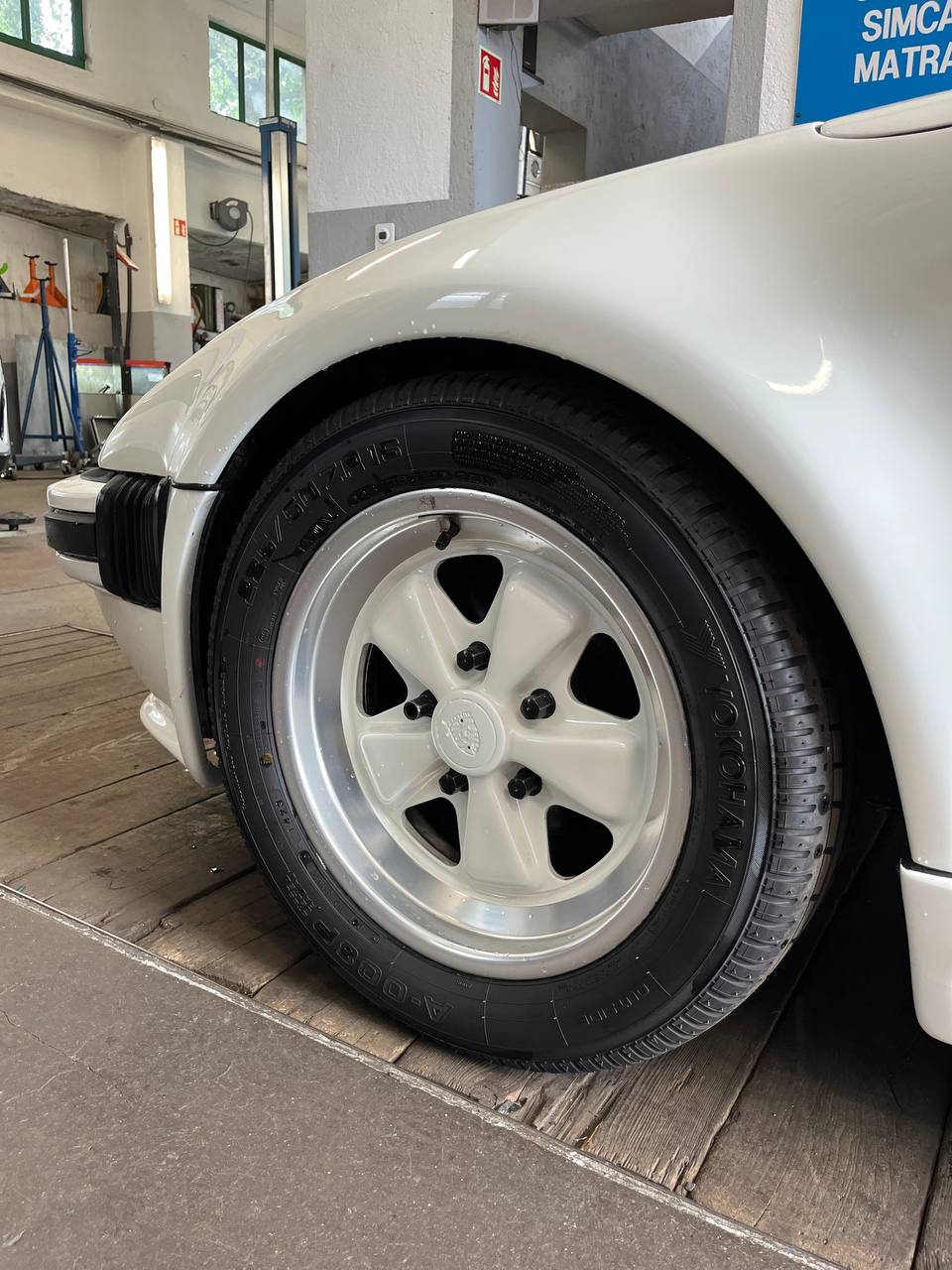 PORSCHE 911 Carrera Cabrio GEMBALLA-image-2