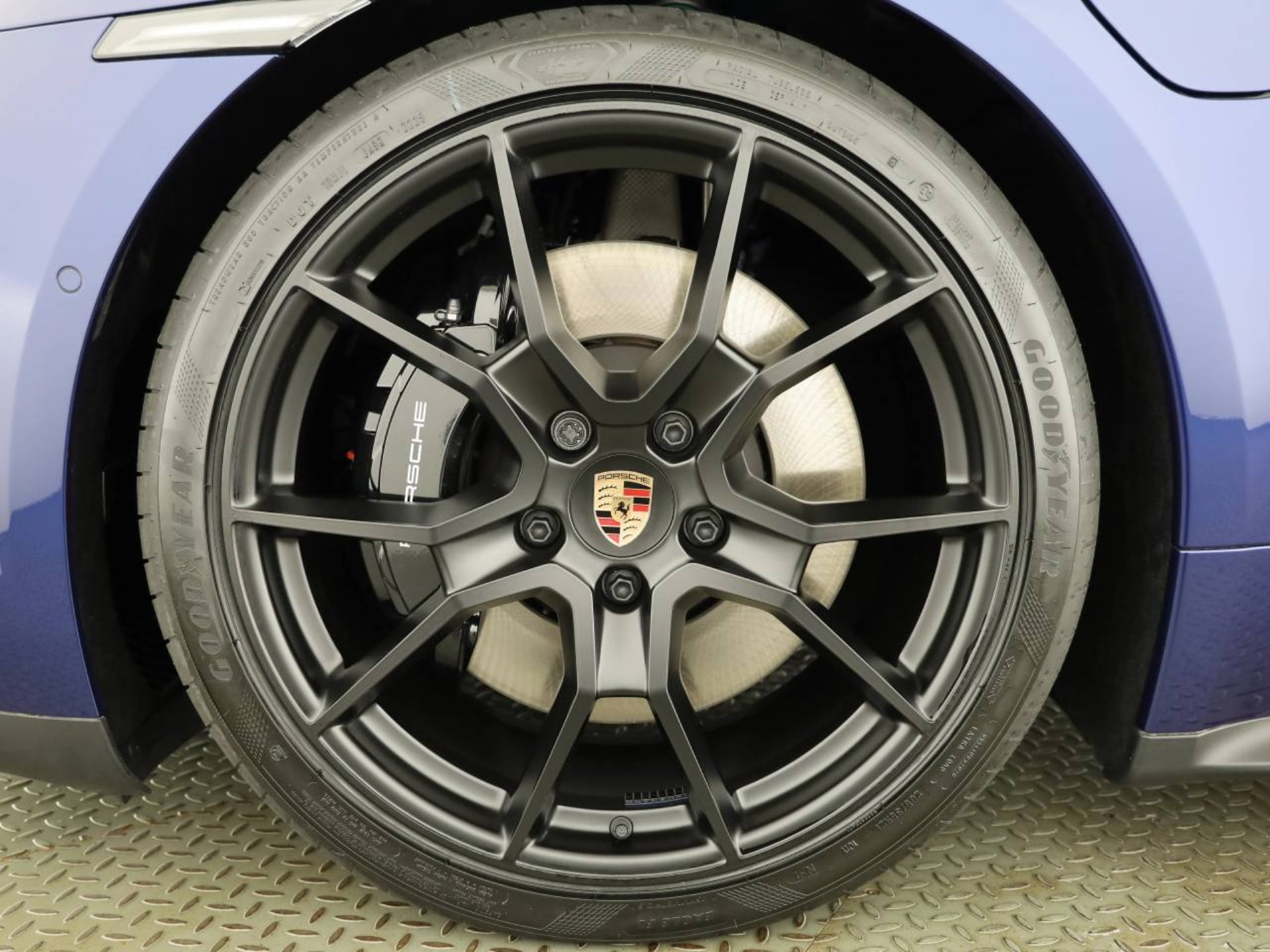 PORSCHE Taycan GTS Sport Turismo-image-5