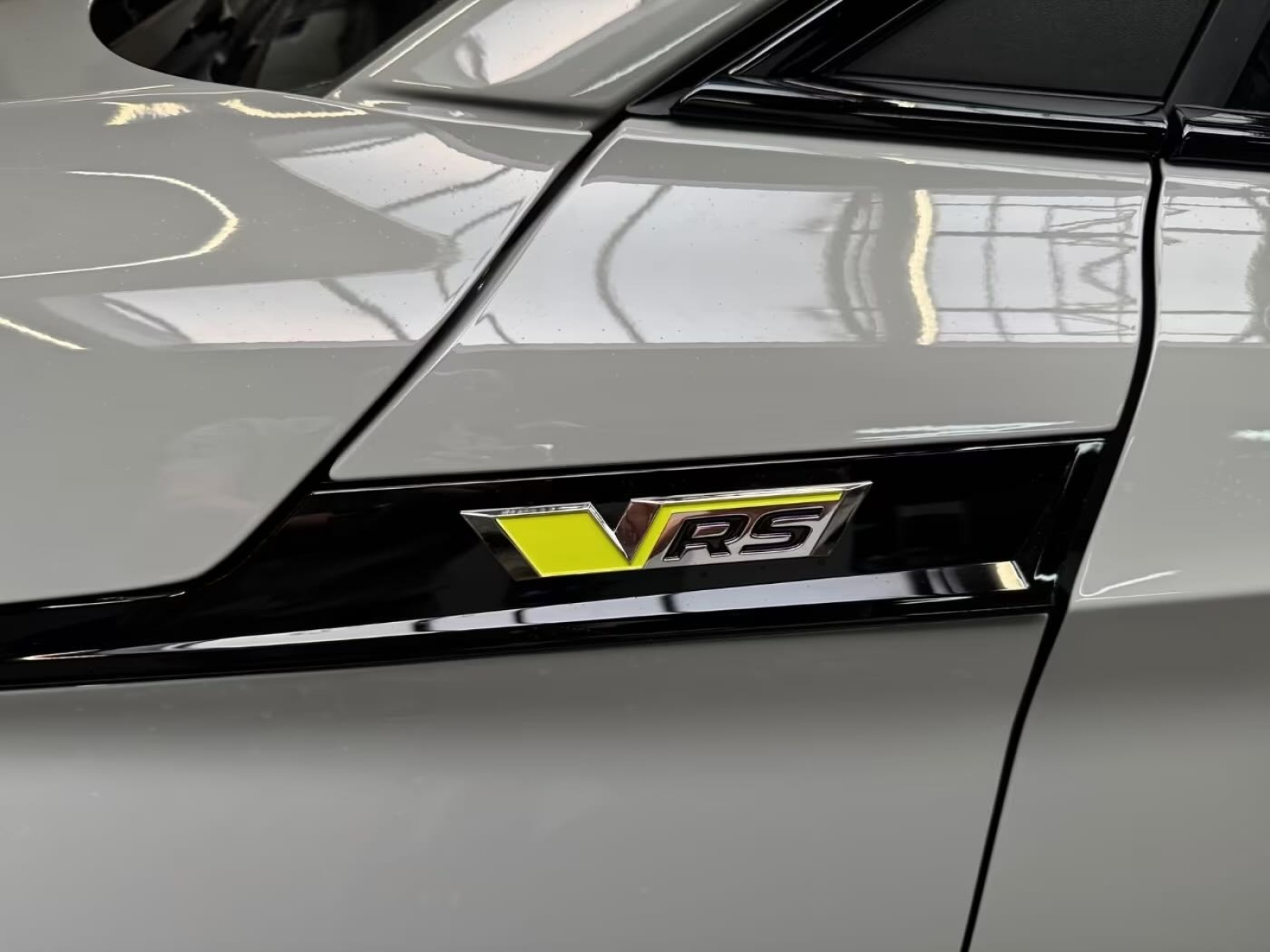 SKODA Elroq 85 RS 4x4-image-6
